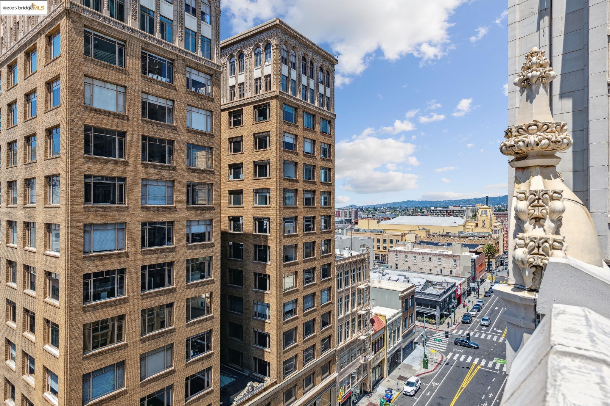 Detail Gallery Image 44 of 60 For 1615 Broadway #8,  Oakland,  CA 94612 - 3 Beds | 2 Baths