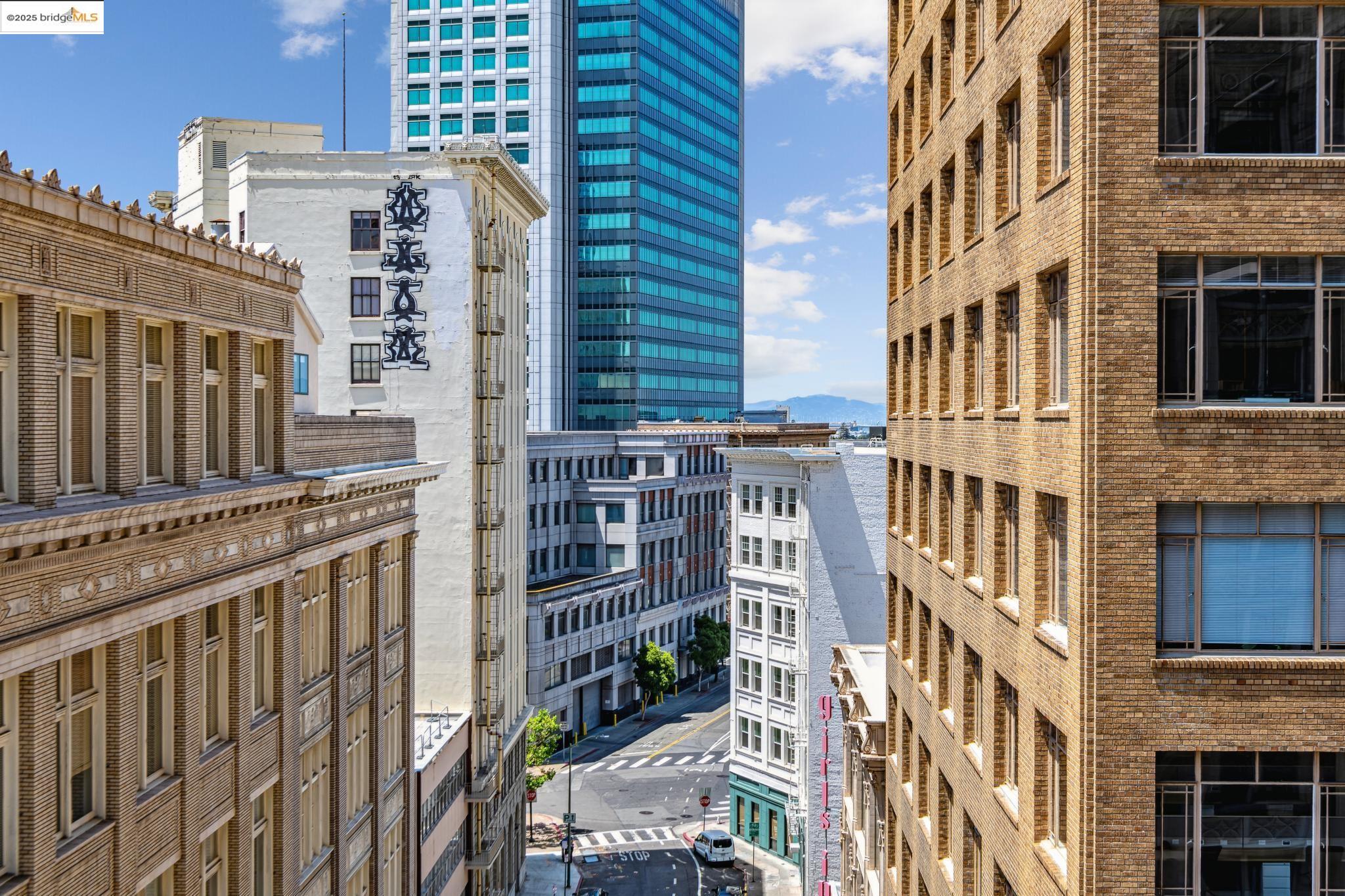 Detail Gallery Image 46 of 60 For 1615 Broadway #8,  Oakland,  CA 94612 - 3 Beds | 2 Baths