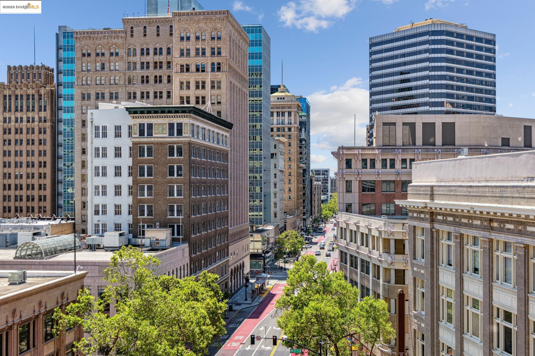 Detail Gallery Image 48 of 60 For 1615 Broadway #8,  Oakland,  CA 94612 - 3 Beds | 2 Baths