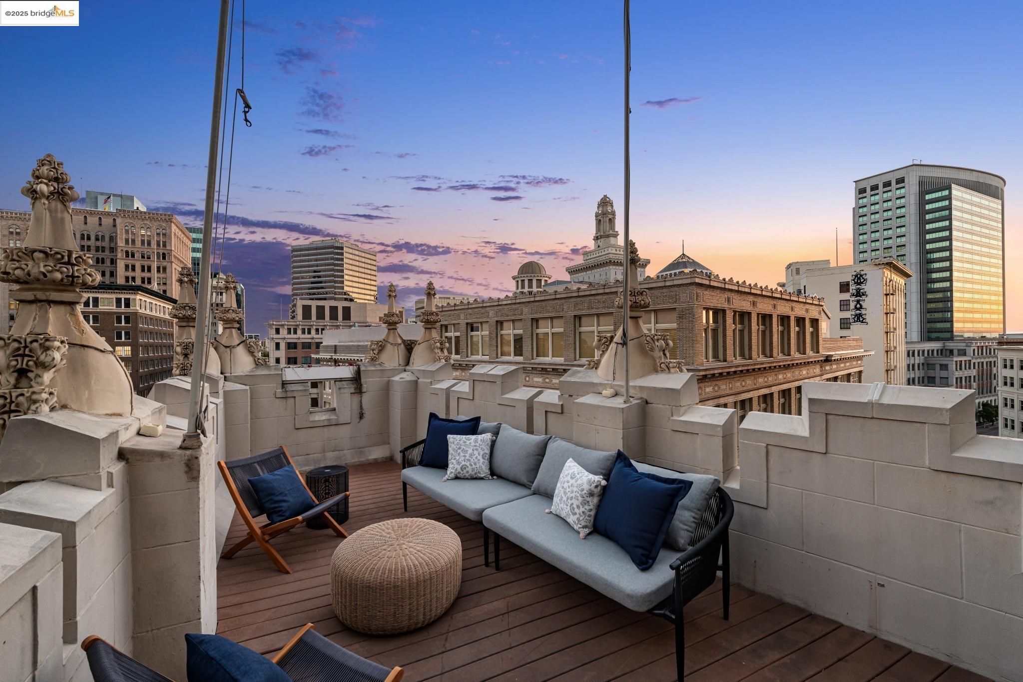 Detail Gallery Image 56 of 60 For 1615 Broadway #8,  Oakland,  CA 94612 - 3 Beds | 2 Baths