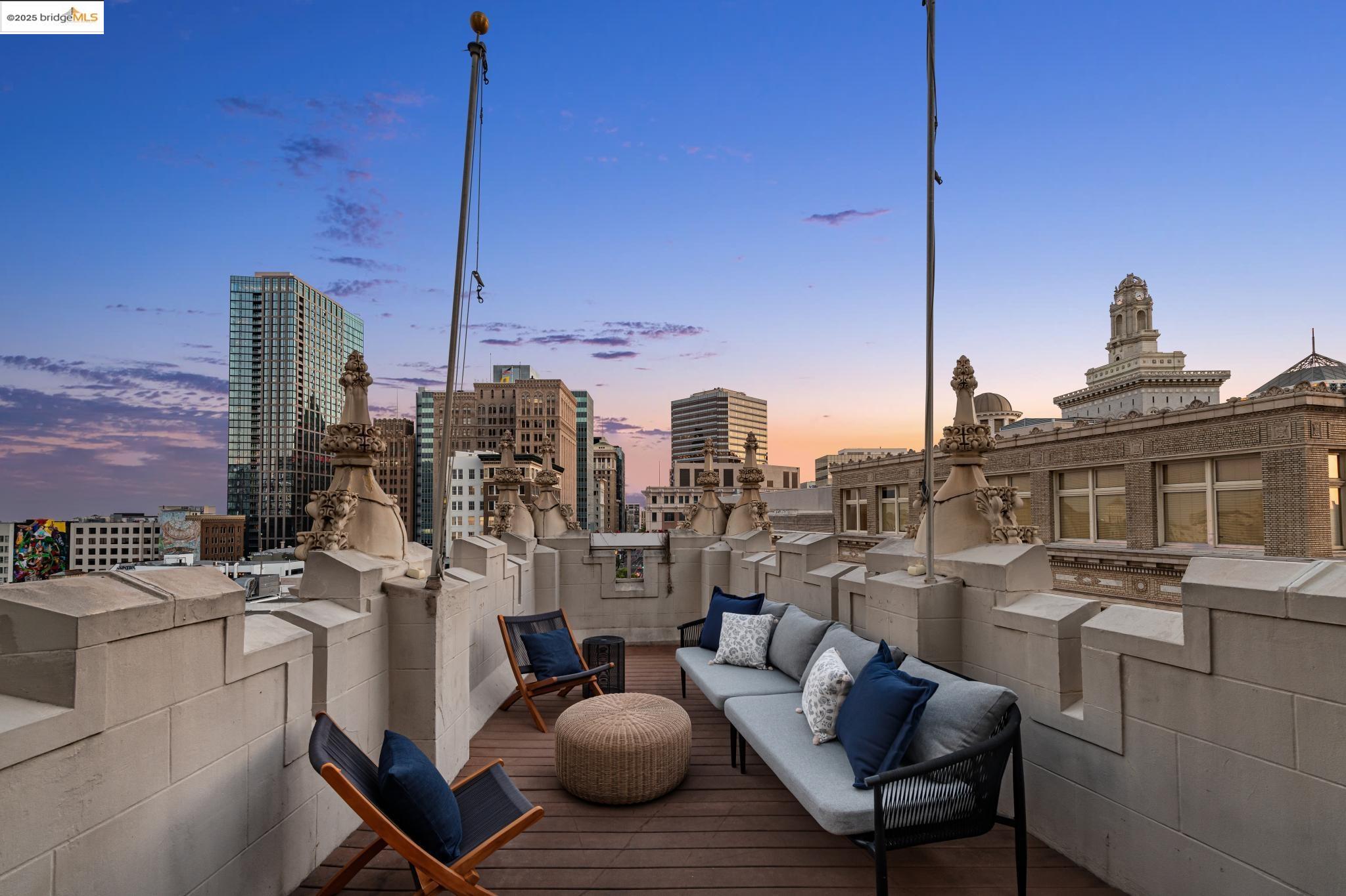 Detail Gallery Image 57 of 60 For 1615 Broadway #8,  Oakland,  CA 94612 - 3 Beds | 2 Baths