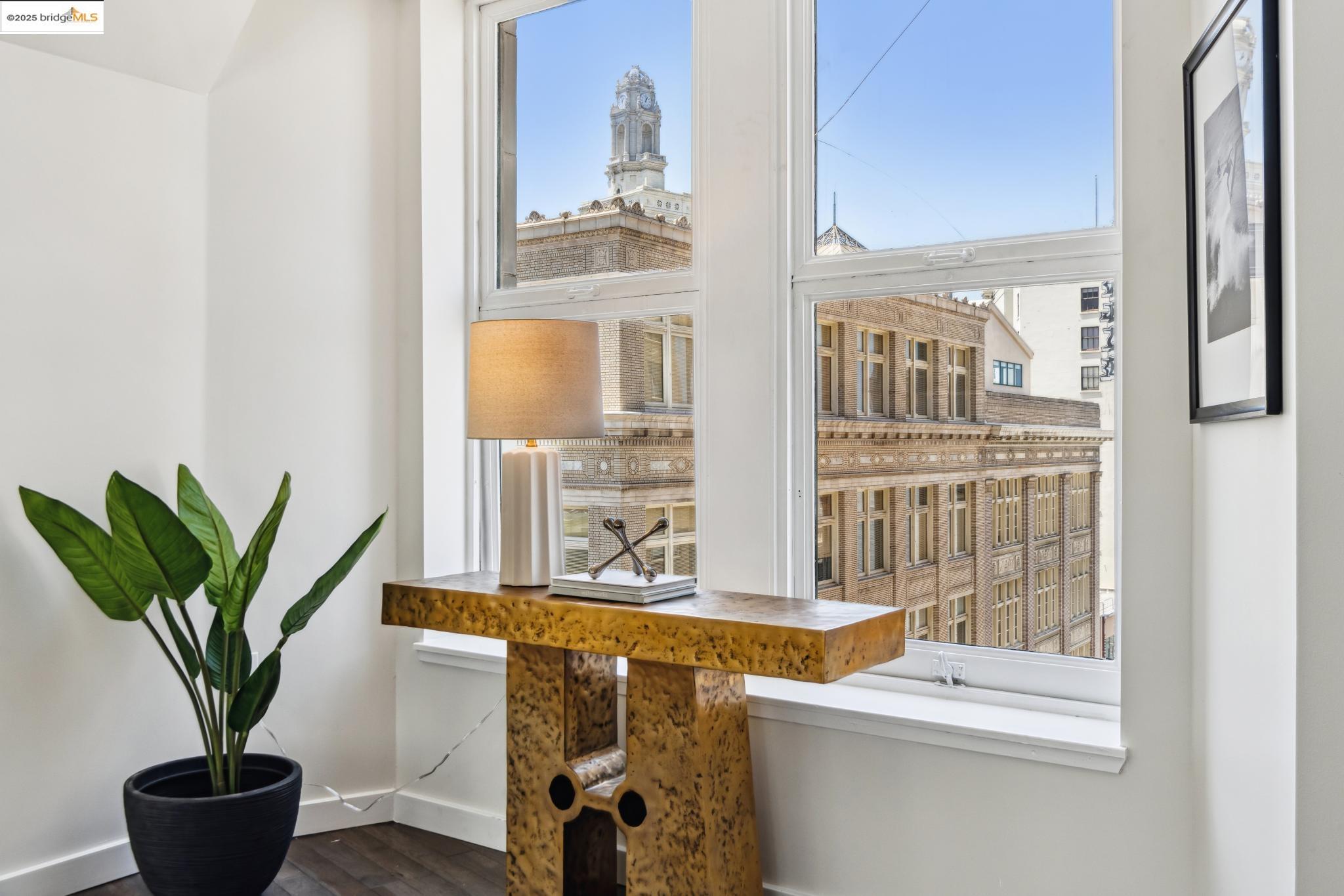 Detail Gallery Image 10 of 60 For 1615 Broadway #8,  Oakland,  CA 94612 - 3 Beds | 2 Baths