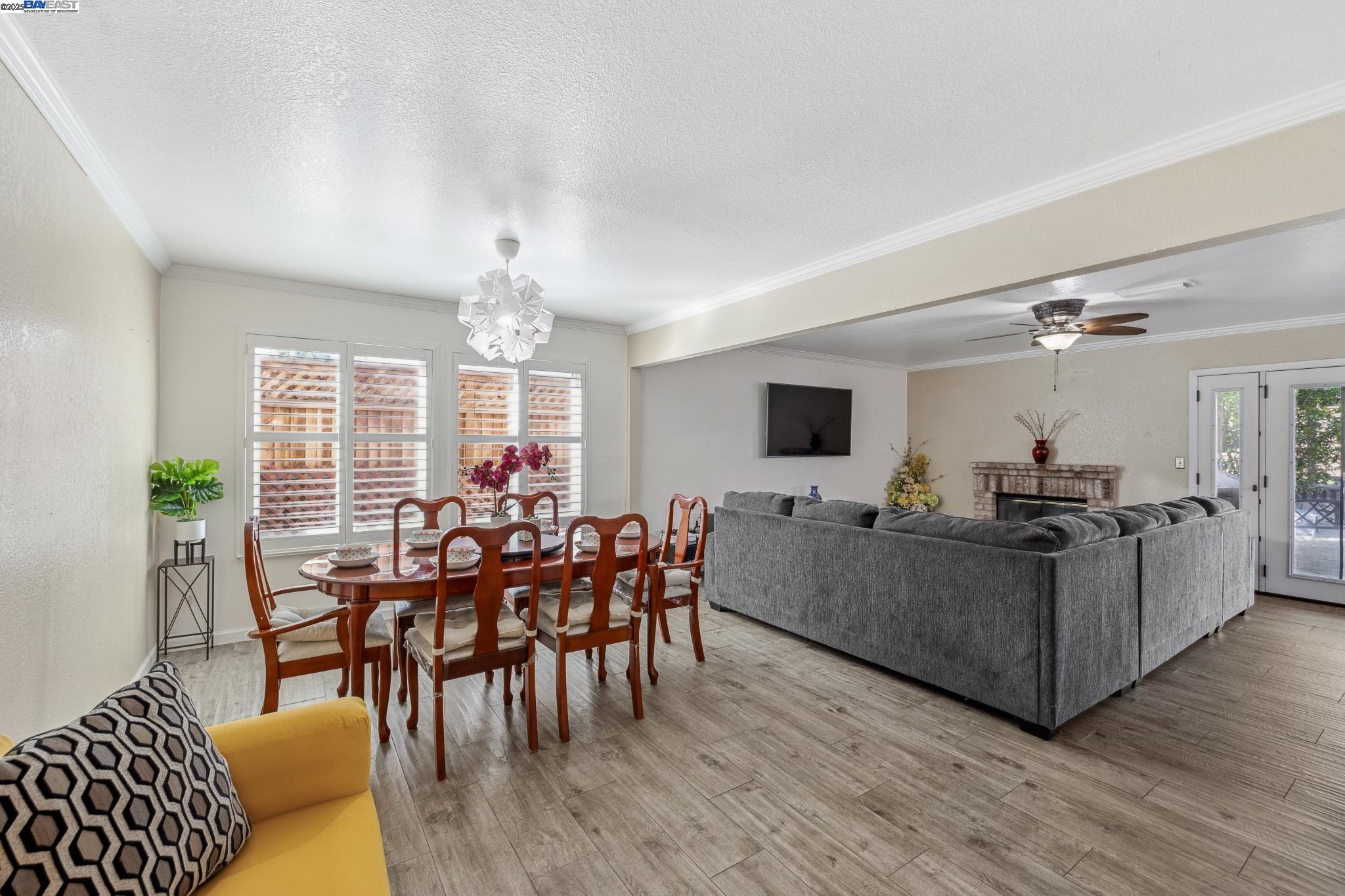 Detail Gallery Image 11 of 39 For 1005 Wood Thrush Ln, Tracy,  CA 95376 - 5 Beds | 3 Baths