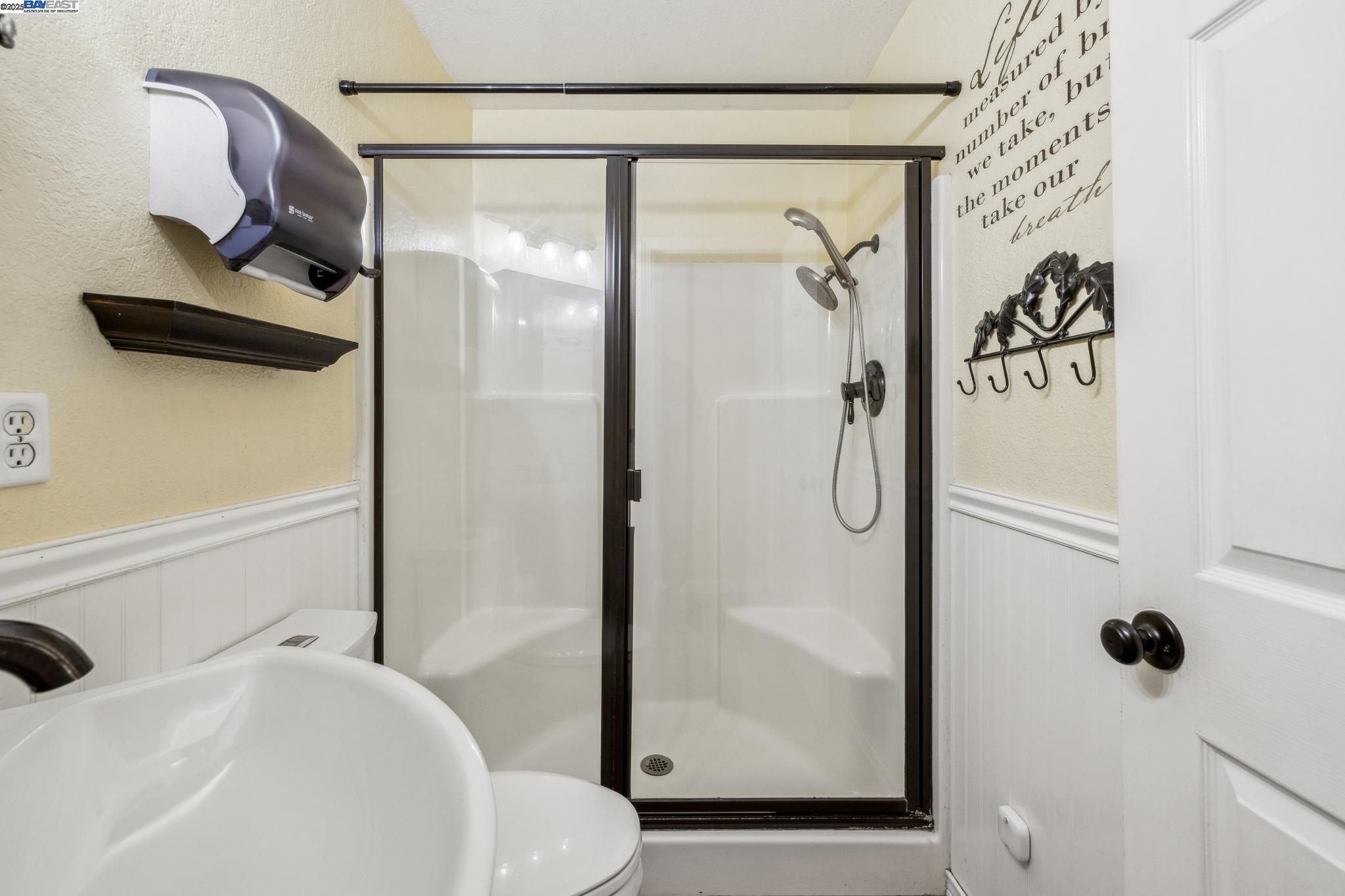 Detail Gallery Image 22 of 39 For 1005 Wood Thrush Ln, Tracy,  CA 95376 - 5 Beds | 3 Baths