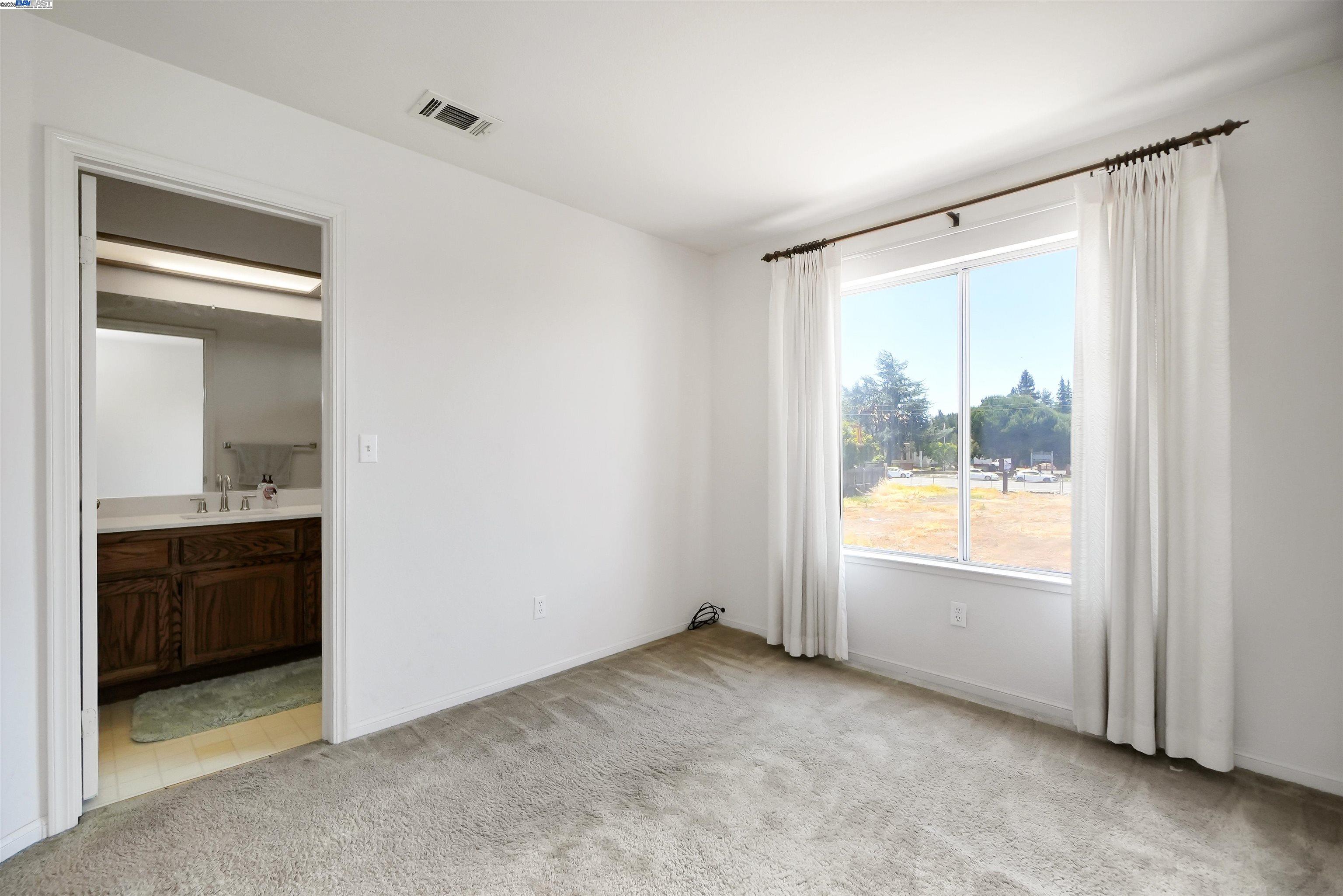 Detail Gallery Image 25 of 35 For 18606 Galton Ln, Hayward,  CA 94541 - 4 Beds | 3 Baths