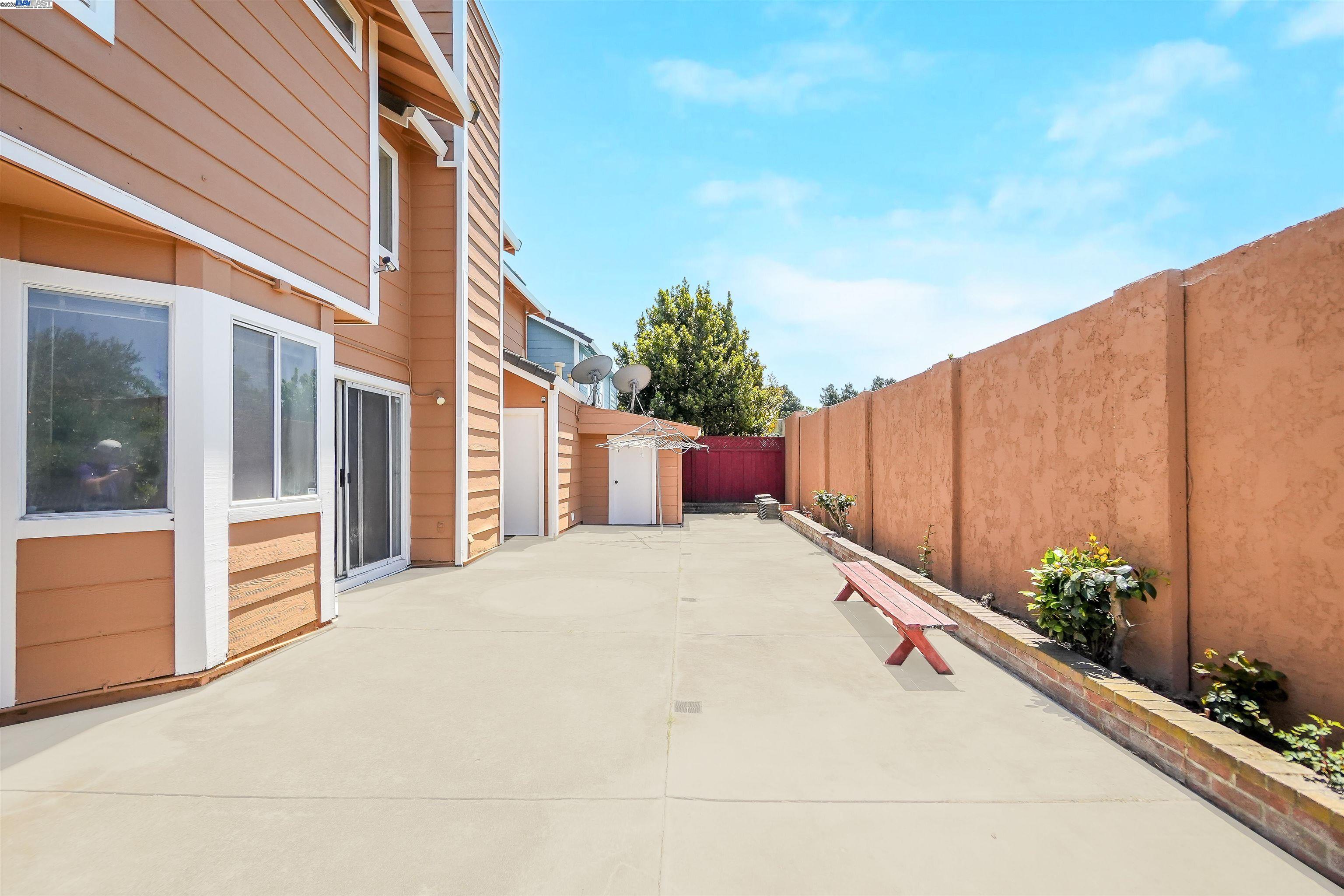 Detail Gallery Image 28 of 35 For 18606 Galton Ln, Hayward,  CA 94541 - 4 Beds | 3 Baths