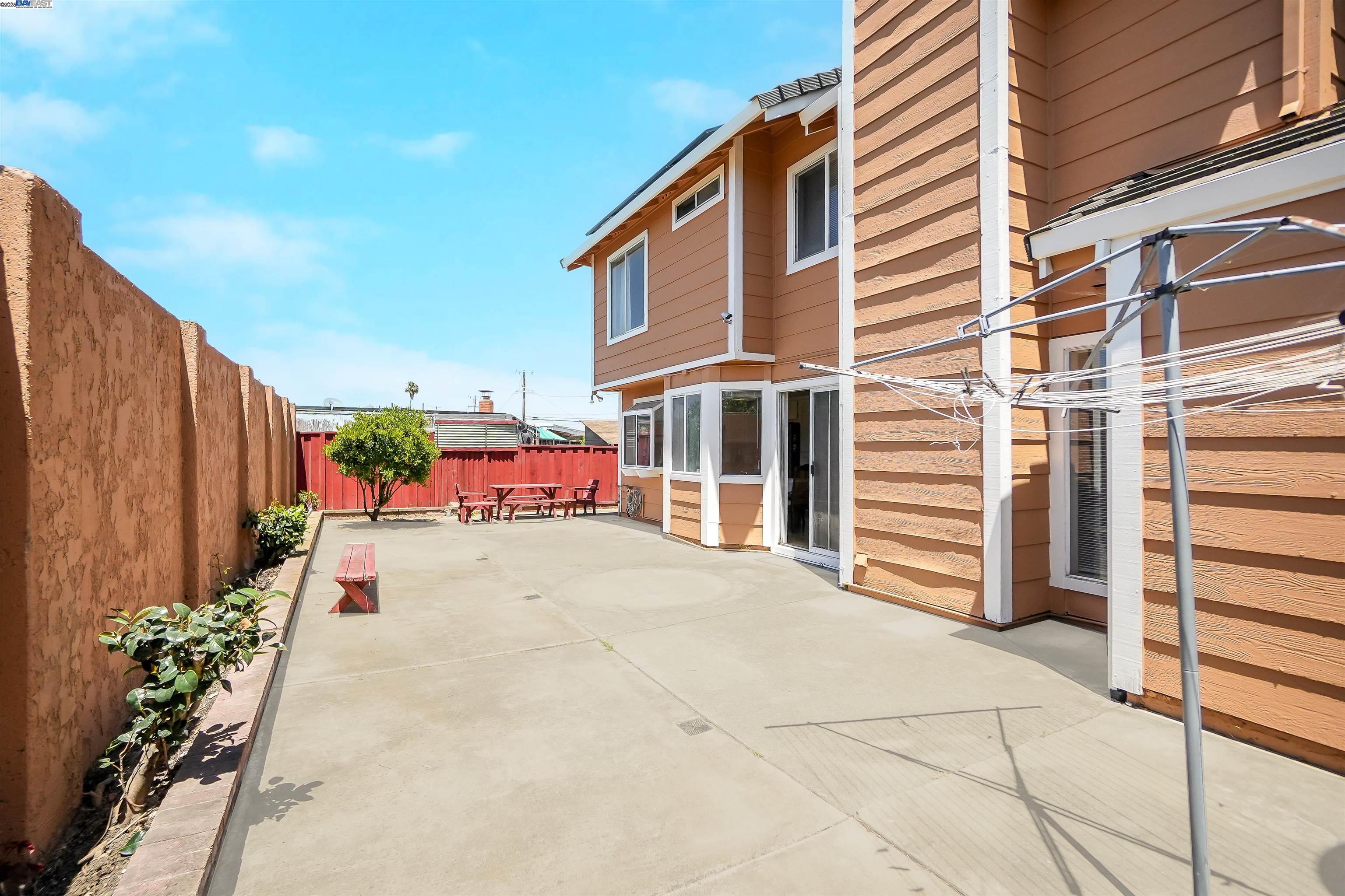 Detail Gallery Image 31 of 35 For 18606 Galton Ln, Hayward,  CA 94541 - 4 Beds | 3 Baths