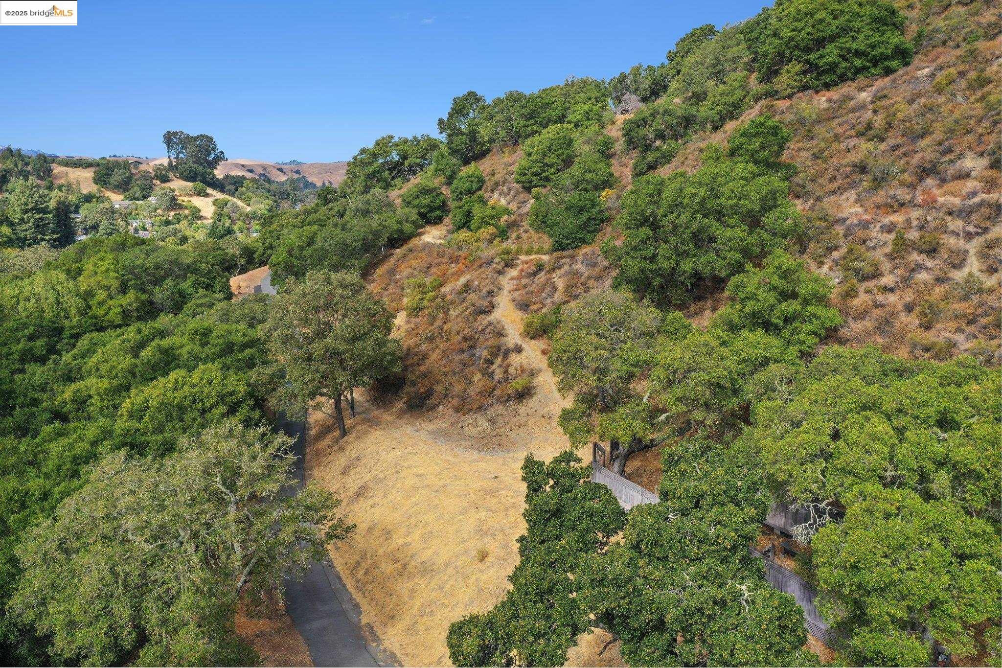 Bradbury Dr
