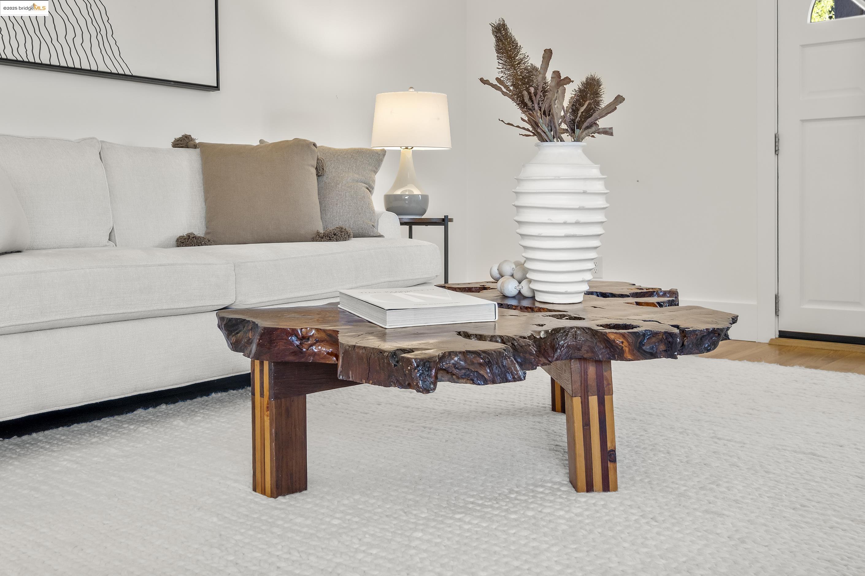 Detail Gallery Image 11 of 52 For 2516 Mathews St, Berkeley,  CA 94702 - 2 Beds | 1 Baths