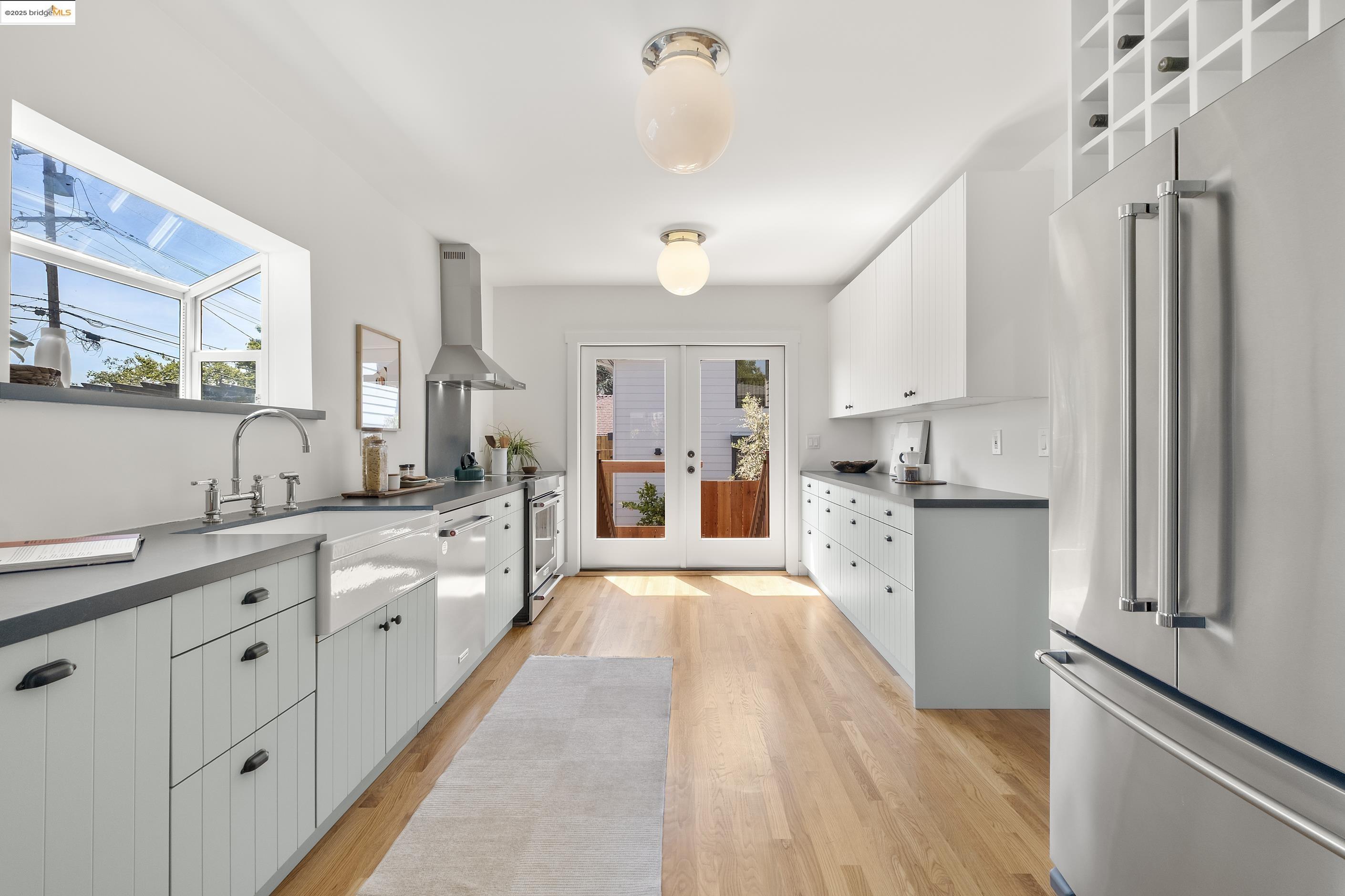 Detail Gallery Image 12 of 52 For 2516 Mathews St, Berkeley,  CA 94702 - 2 Beds | 1 Baths