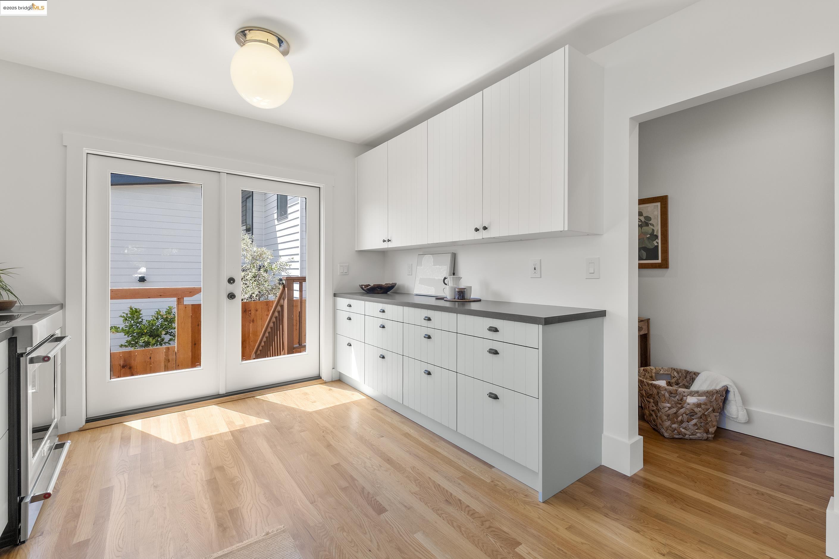 Detail Gallery Image 14 of 52 For 2516 Mathews St, Berkeley,  CA 94702 - 2 Beds | 1 Baths