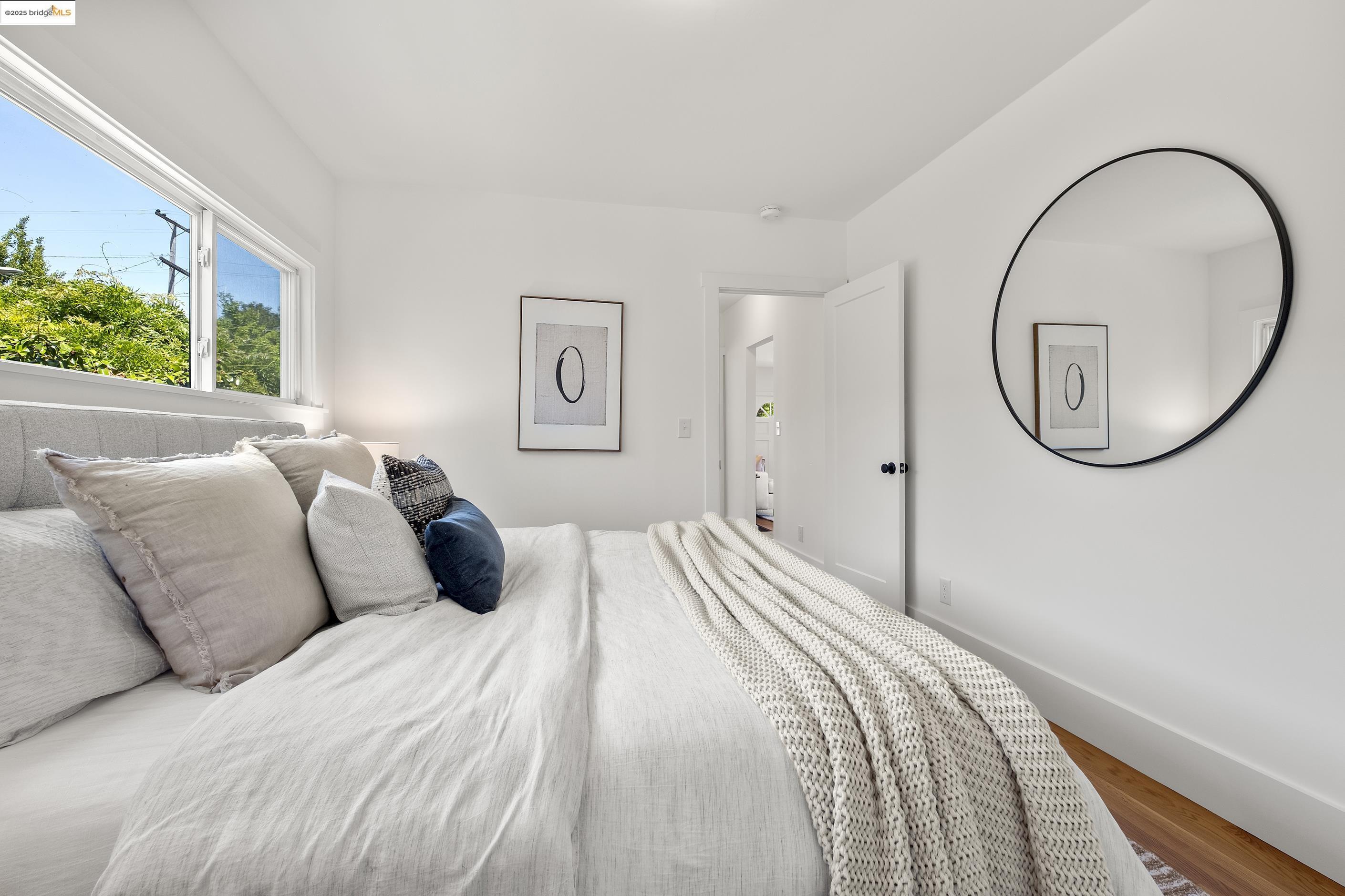 Detail Gallery Image 22 of 52 For 2516 Mathews St, Berkeley,  CA 94702 - 2 Beds | 1 Baths