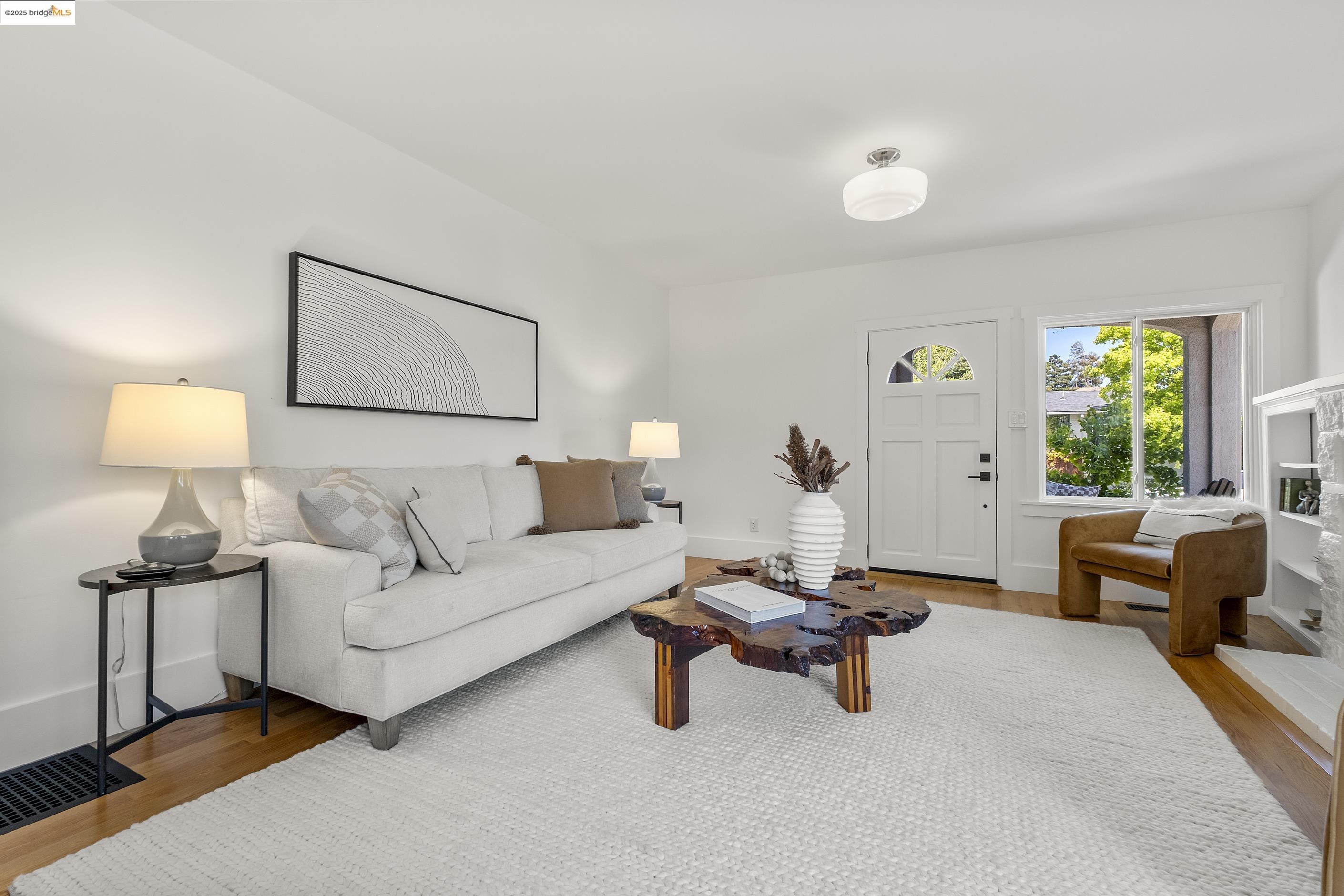 Detail Gallery Image 28 of 52 For 2516 Mathews St, Berkeley,  CA 94702 - 2 Beds | 1 Baths