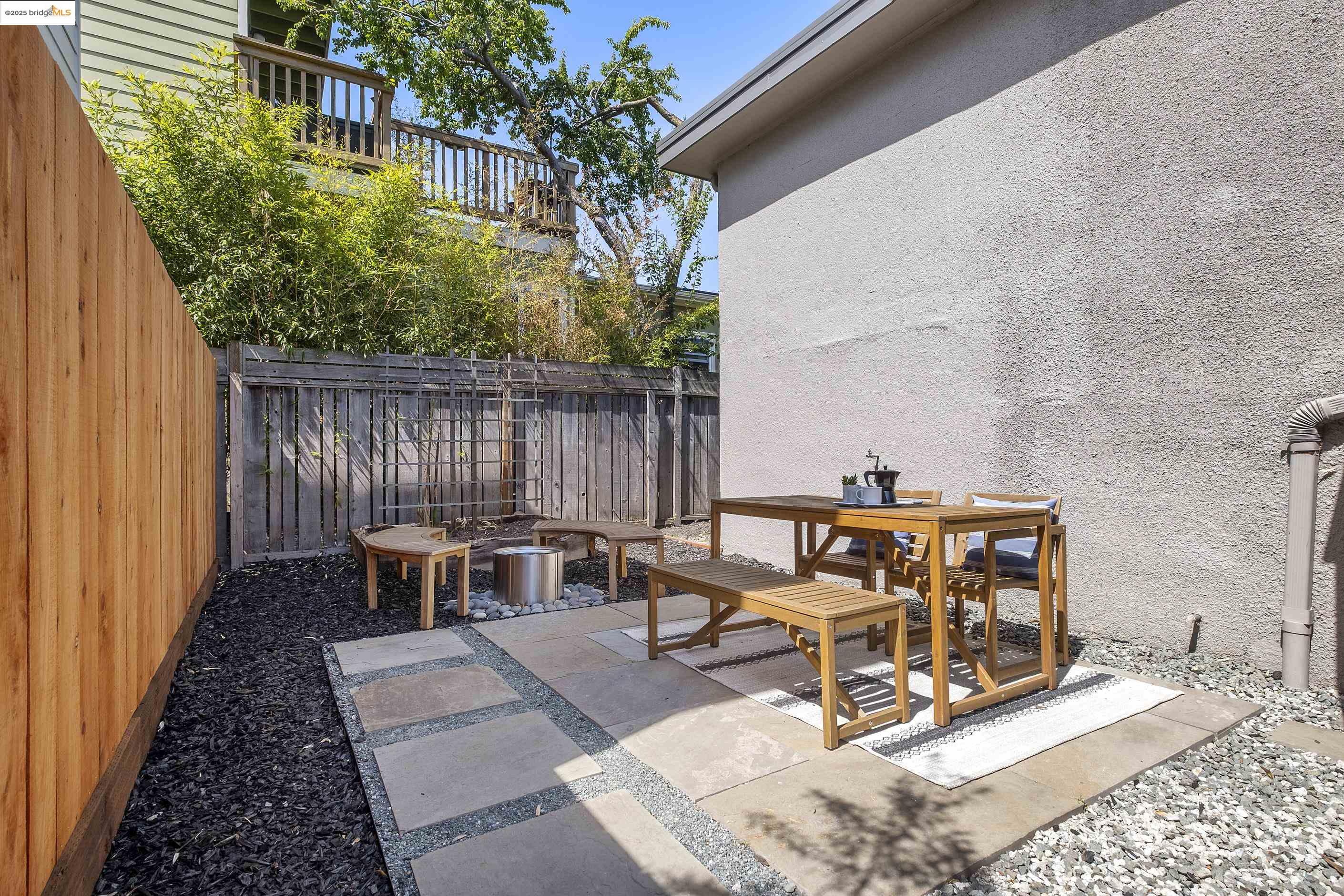 Detail Gallery Image 35 of 52 For 2516 Mathews St, Berkeley,  CA 94702 - 2 Beds | 1 Baths