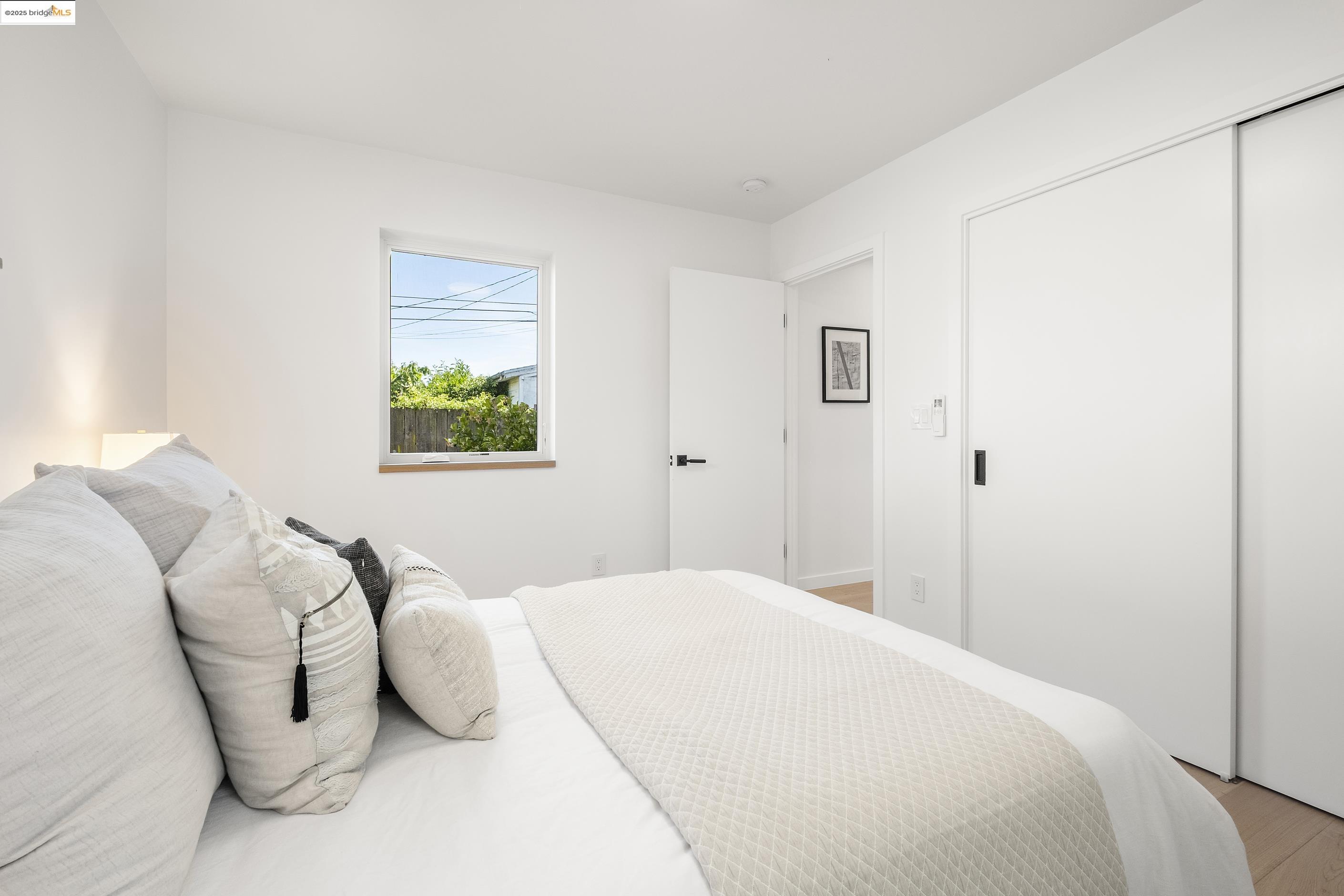 Detail Gallery Image 16 of 39 For 2514 Mathews, Berkeley,  CA 94702 - 3 Beds | 2 Baths