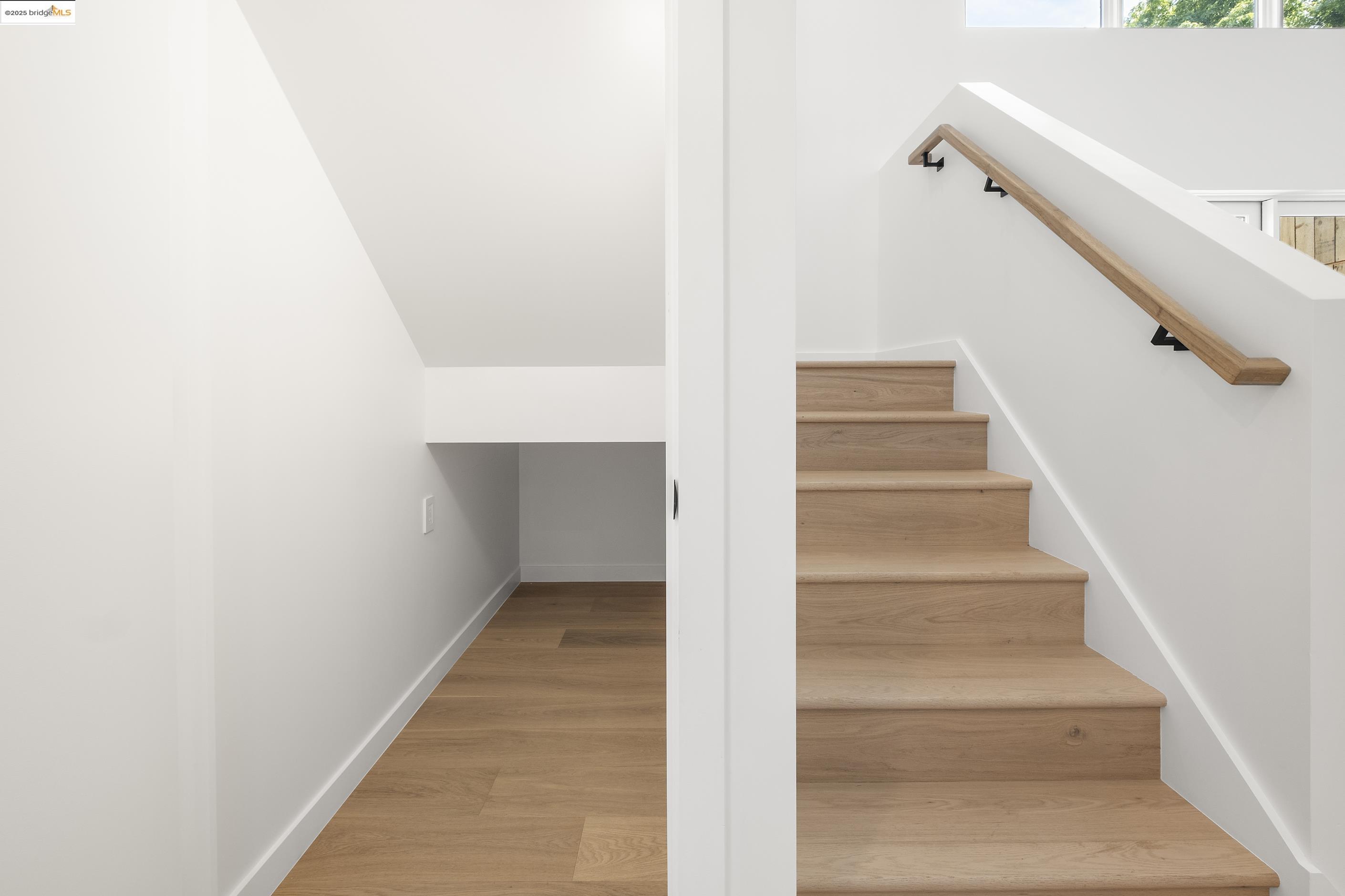 Detail Gallery Image 18 of 40 For 2514 Mathews, Berkeley,  CA 94702 - 3 Beds | 2 Baths