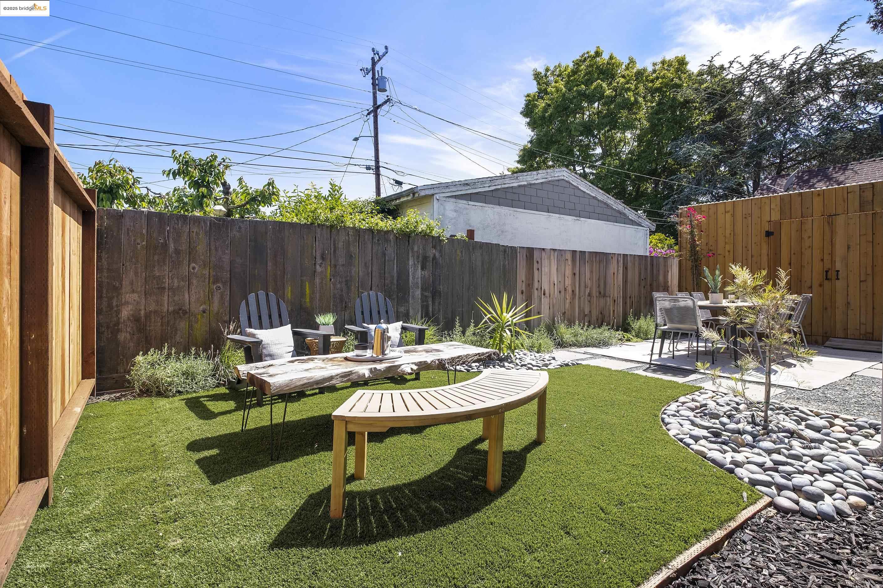 Detail Gallery Image 30 of 39 For 2514 Mathews, Berkeley,  CA 94702 - 3 Beds | 2 Baths