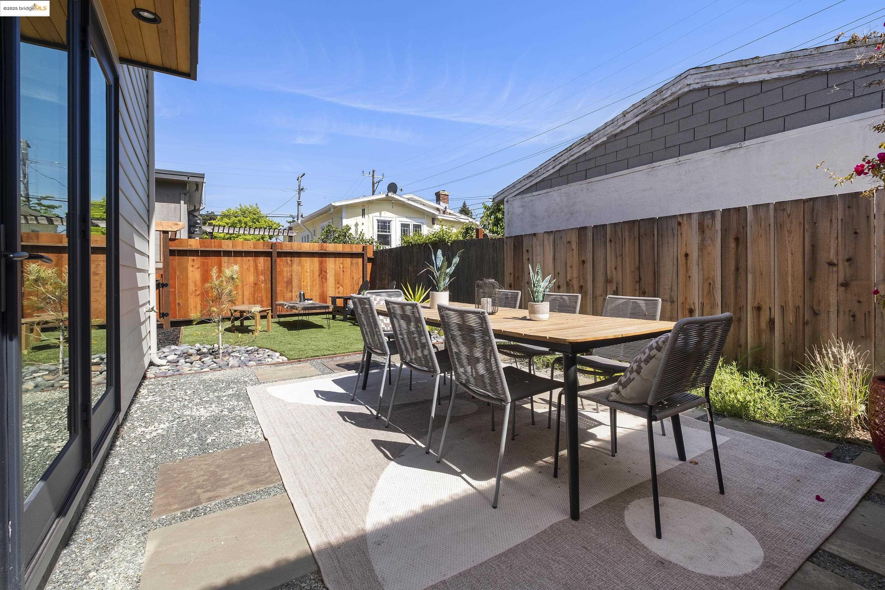 Detail Gallery Image 33 of 39 For 2514 Mathews, Berkeley,  CA 94702 - 3 Beds | 2 Baths