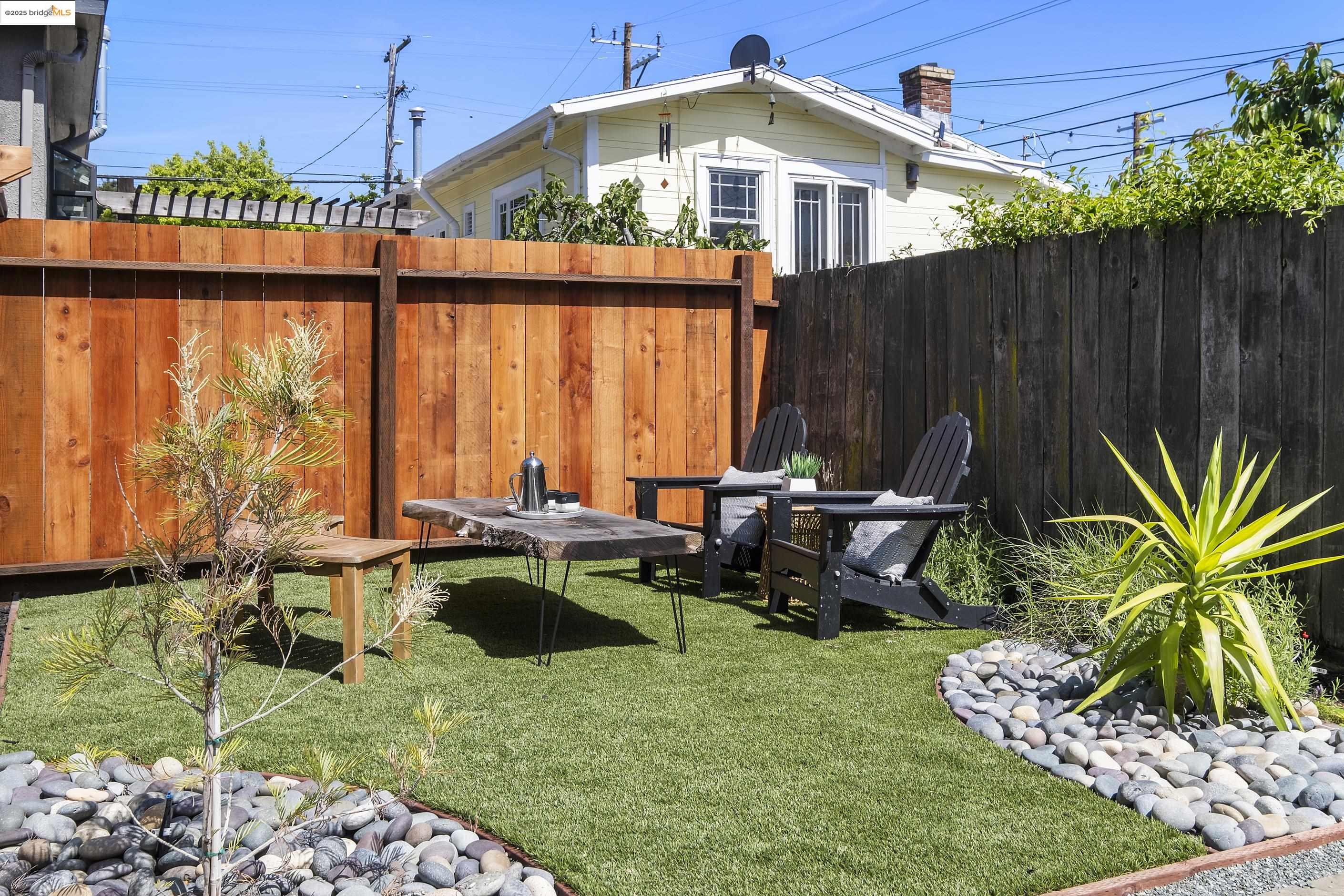 Detail Gallery Image 35 of 39 For 2514 Mathews, Berkeley,  CA 94702 - 3 Beds | 2 Baths