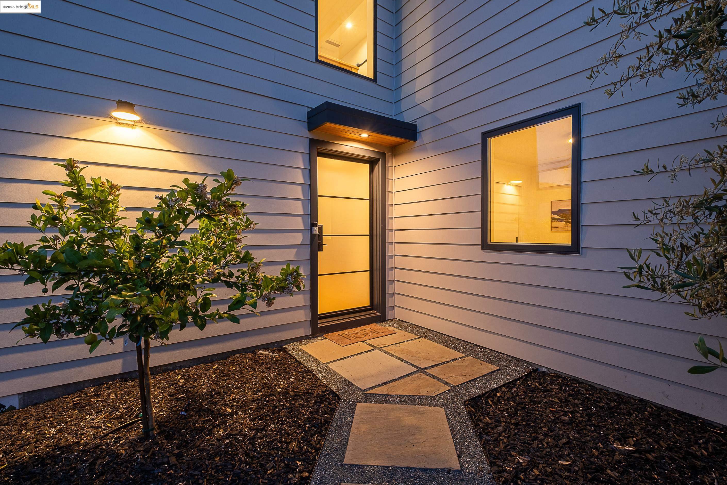 Detail Gallery Image 37 of 39 For 2514 Mathews, Berkeley,  CA 94702 - 3 Beds | 2 Baths