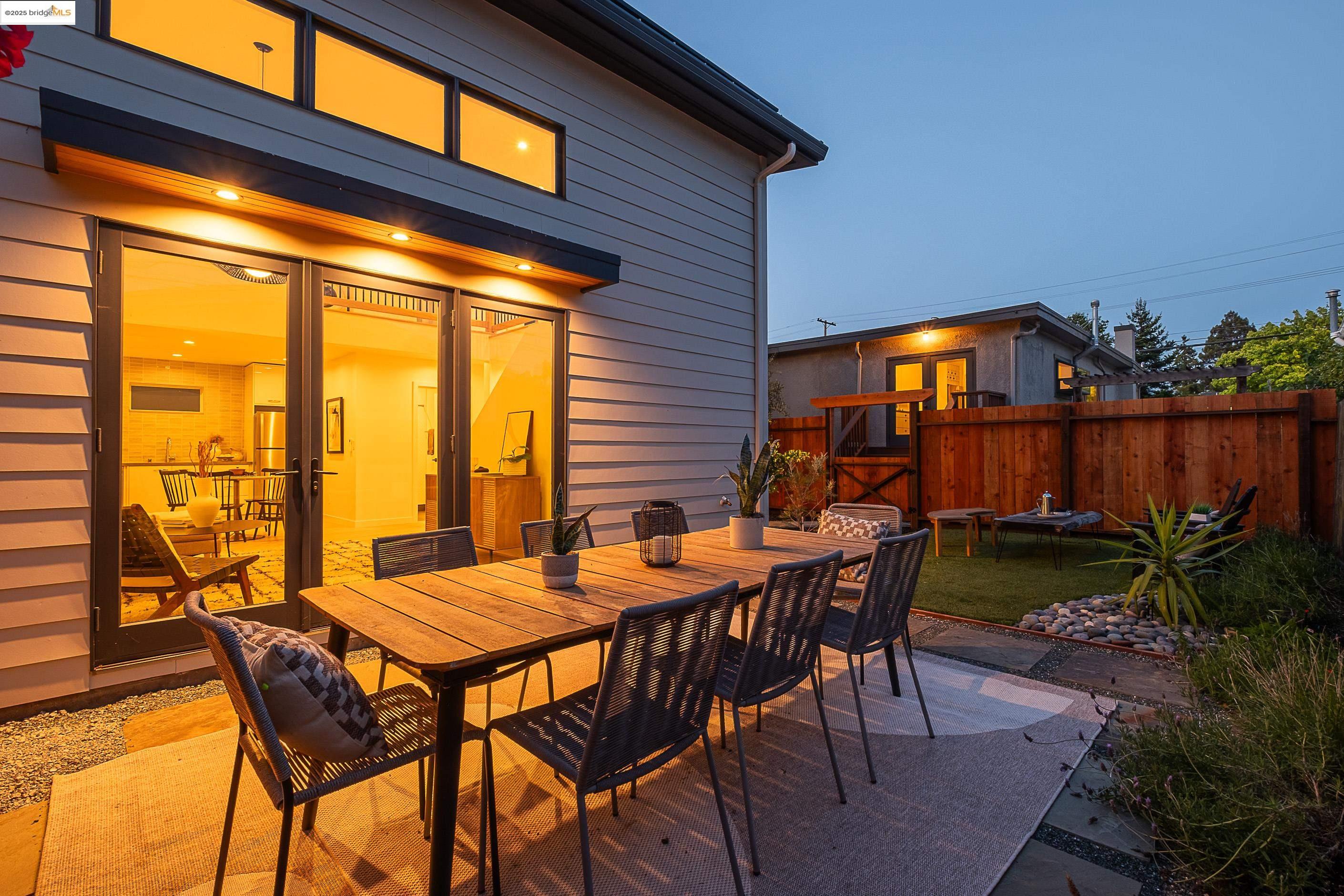 Detail Gallery Image 38 of 39 For 2514 Mathews, Berkeley,  CA 94702 - 3 Beds | 2 Baths