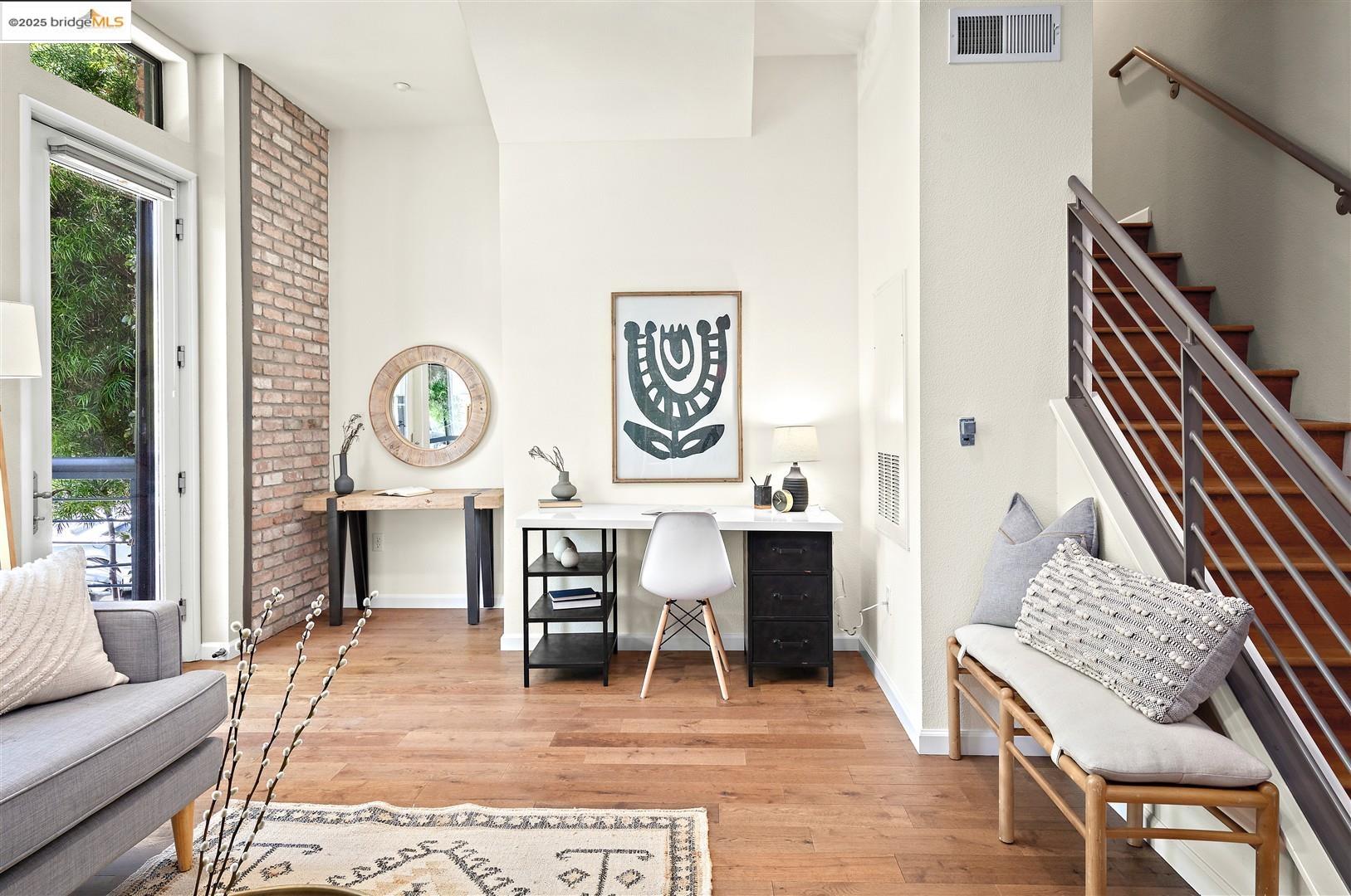 Detail Gallery Image 2 of 39 For 1210 66th St, Oakland,  CA 94608 - 2 Beds | 2/1 Baths