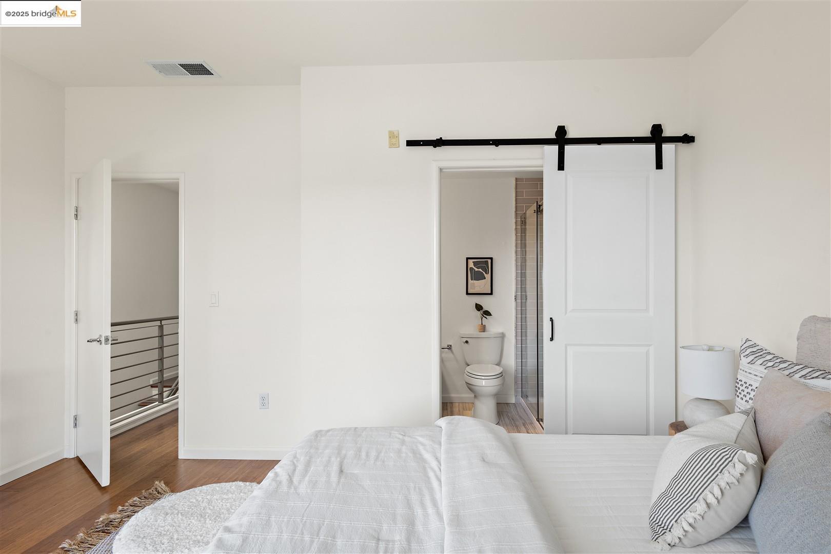 Detail Gallery Image 16 of 39 For 1210 66th St, Oakland,  CA 94608 - 2 Beds | 2/1 Baths