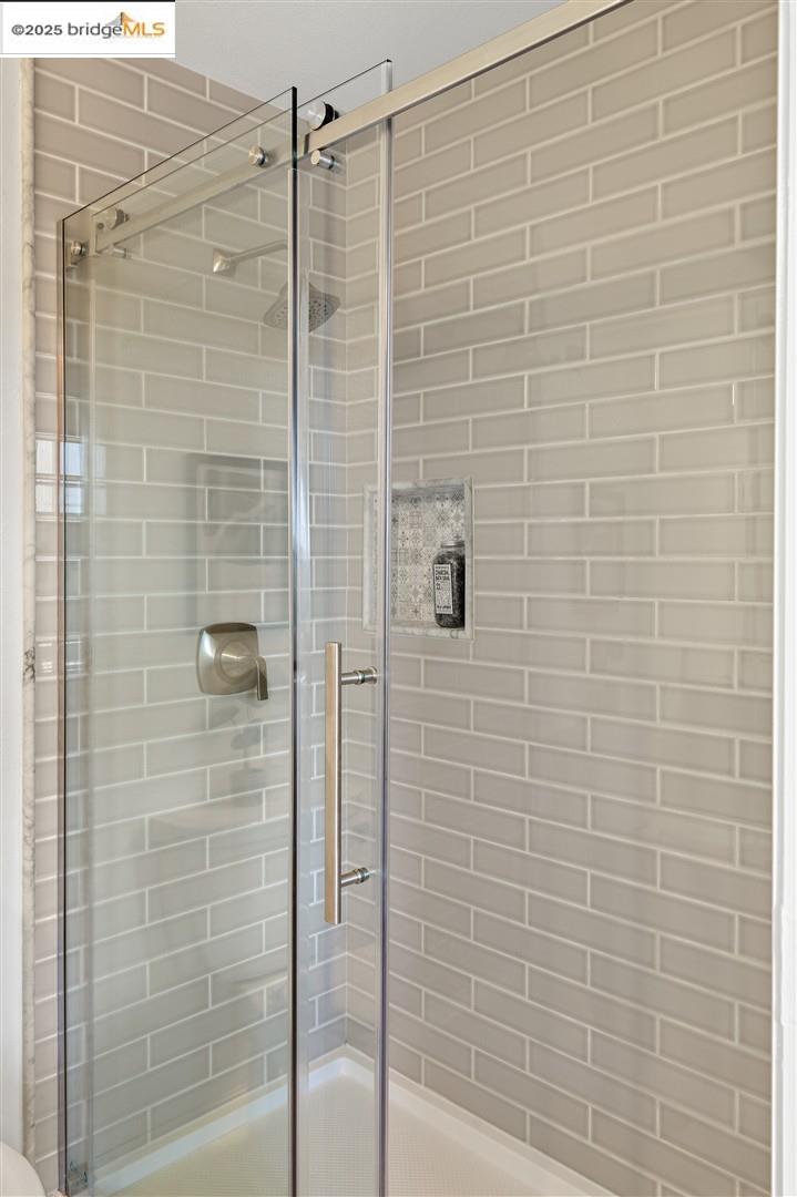 Detail Gallery Image 18 of 39 For 1210 66th St, Oakland,  CA 94608 - 2 Beds | 2/1 Baths