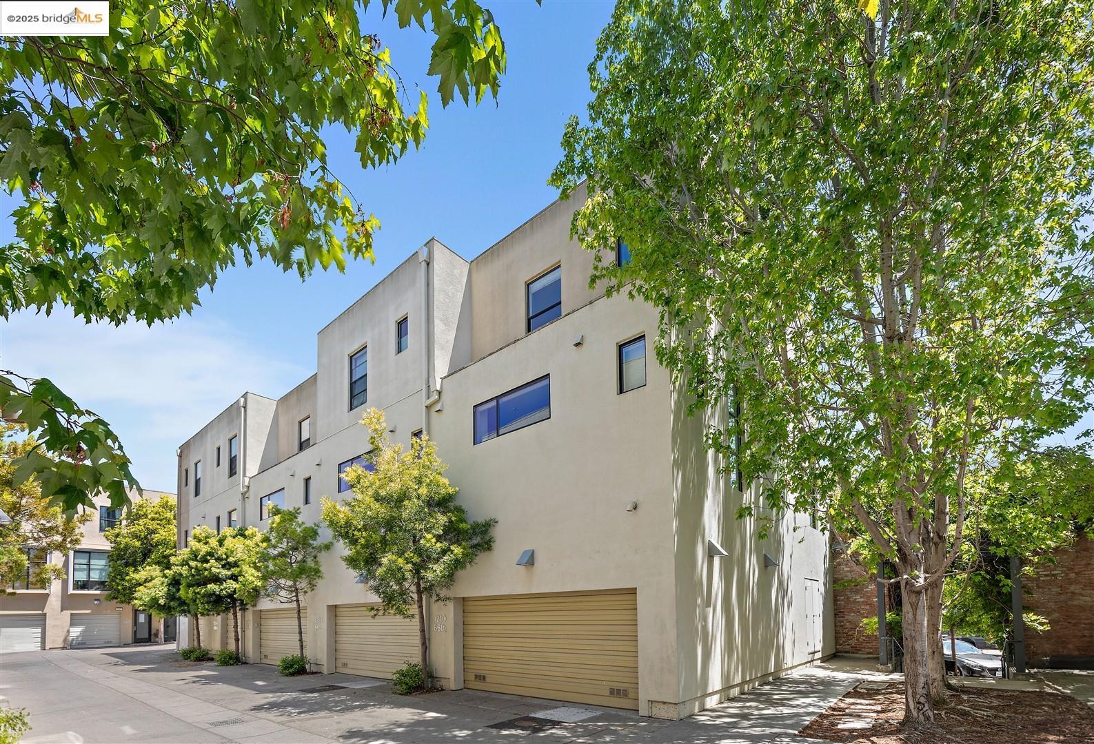 Detail Gallery Image 27 of 39 For 1210 66th St, Oakland,  CA 94608 - 2 Beds | 2/1 Baths