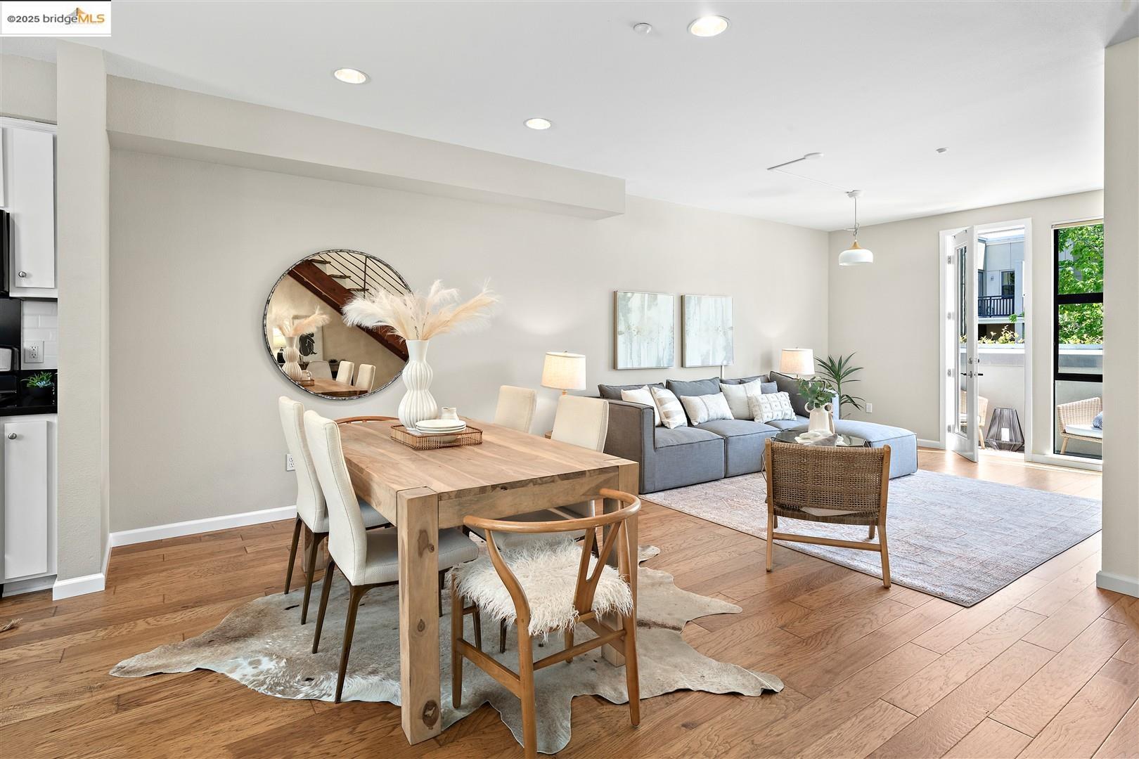 Detail Gallery Image 4 of 39 For 1210 66th St, Oakland,  CA 94608 - 2 Beds | 2/1 Baths