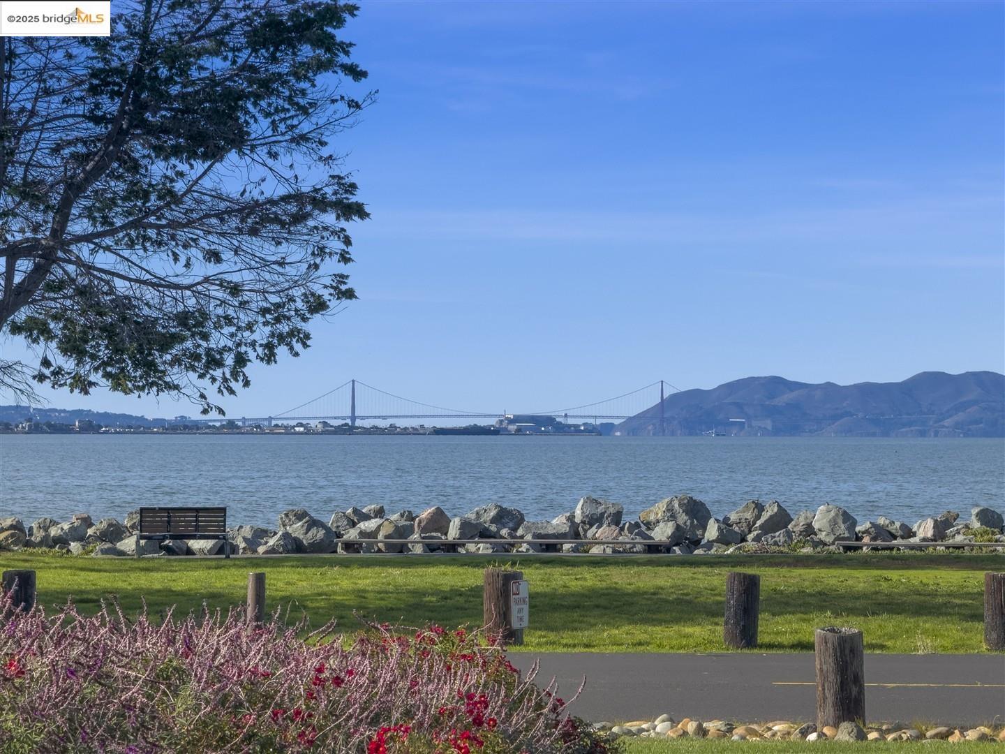 Detail Gallery Image 36 of 39 For 1210 66th St, Oakland,  CA 94608 - 2 Beds | 2/1 Baths