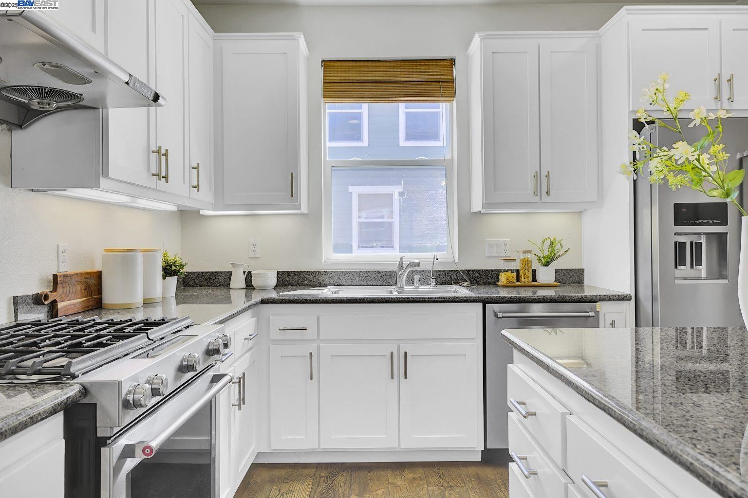 Detail Gallery Image 11 of 30 For 4310 Providence Ter, Fremont,  CA 94538 - 3 Beds | 3/1 Baths
