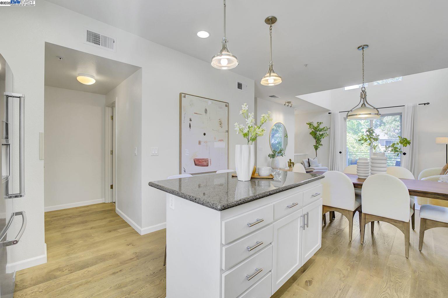 Detail Gallery Image 12 of 30 For 4310 Providence Ter, Fremont,  CA 94538 - 3 Beds | 3/1 Baths