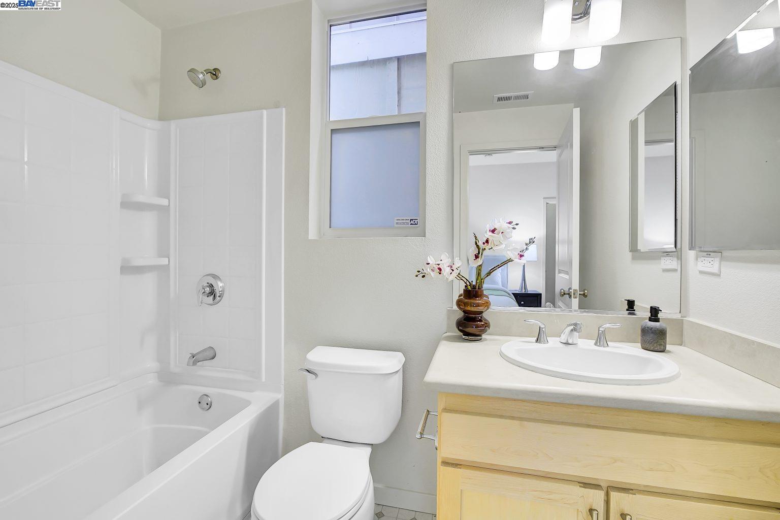 Detail Gallery Image 15 of 30 For 4310 Providence Ter, Fremont,  CA 94538 - 3 Beds | 3/1 Baths