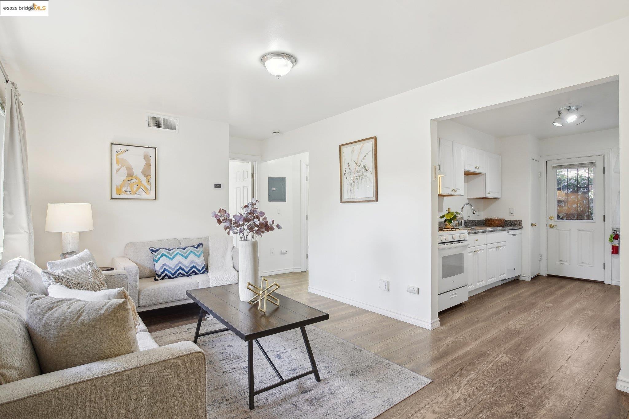 Detail Gallery Image 3 of 27 For 1727 Oregon Street, Berkeley,  CA 94703 - – Beds | – Baths