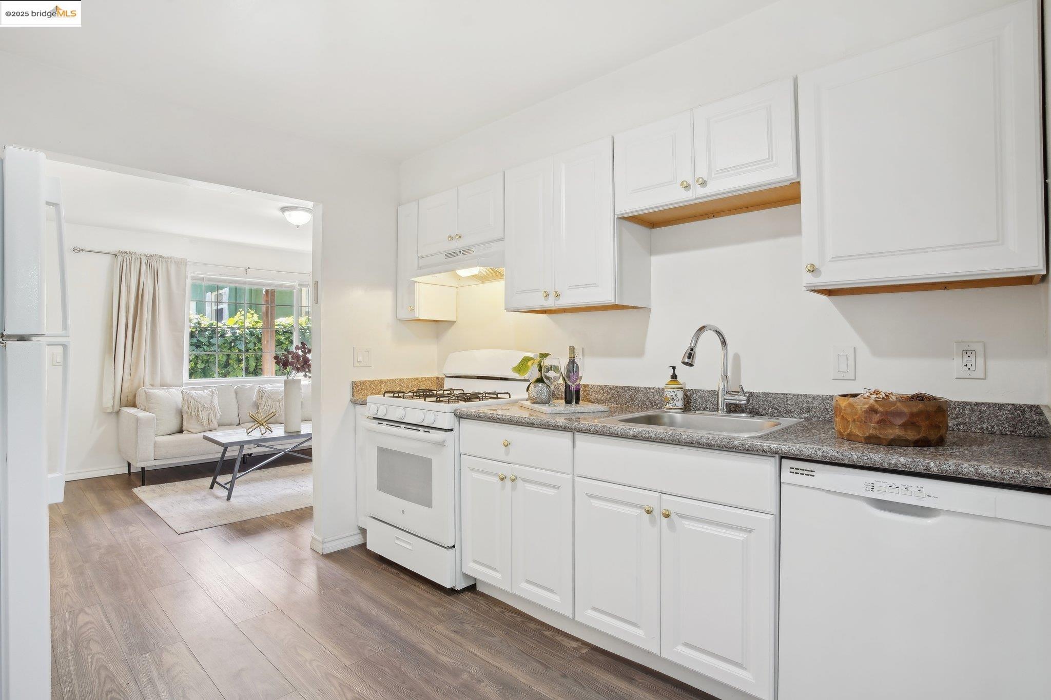 Detail Gallery Image 7 of 27 For 1727 Oregon Street, Berkeley,  CA 94703 - – Beds | – Baths