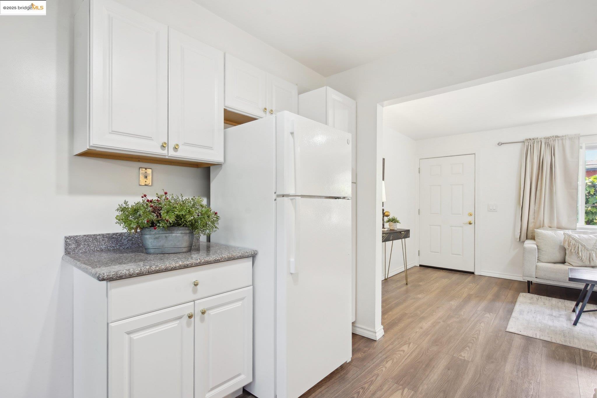 Detail Gallery Image 8 of 27 For 1727 Oregon Street, Berkeley,  CA 94703 - – Beds | – Baths