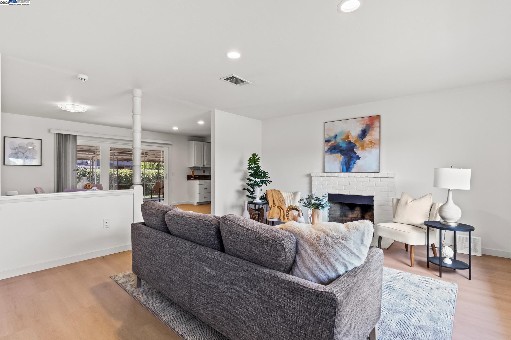 Detail Gallery Image 1 of 37 For 9 Dogwood Ct, San Ramon,  CA 94583 - 2 Beds | 2 Baths