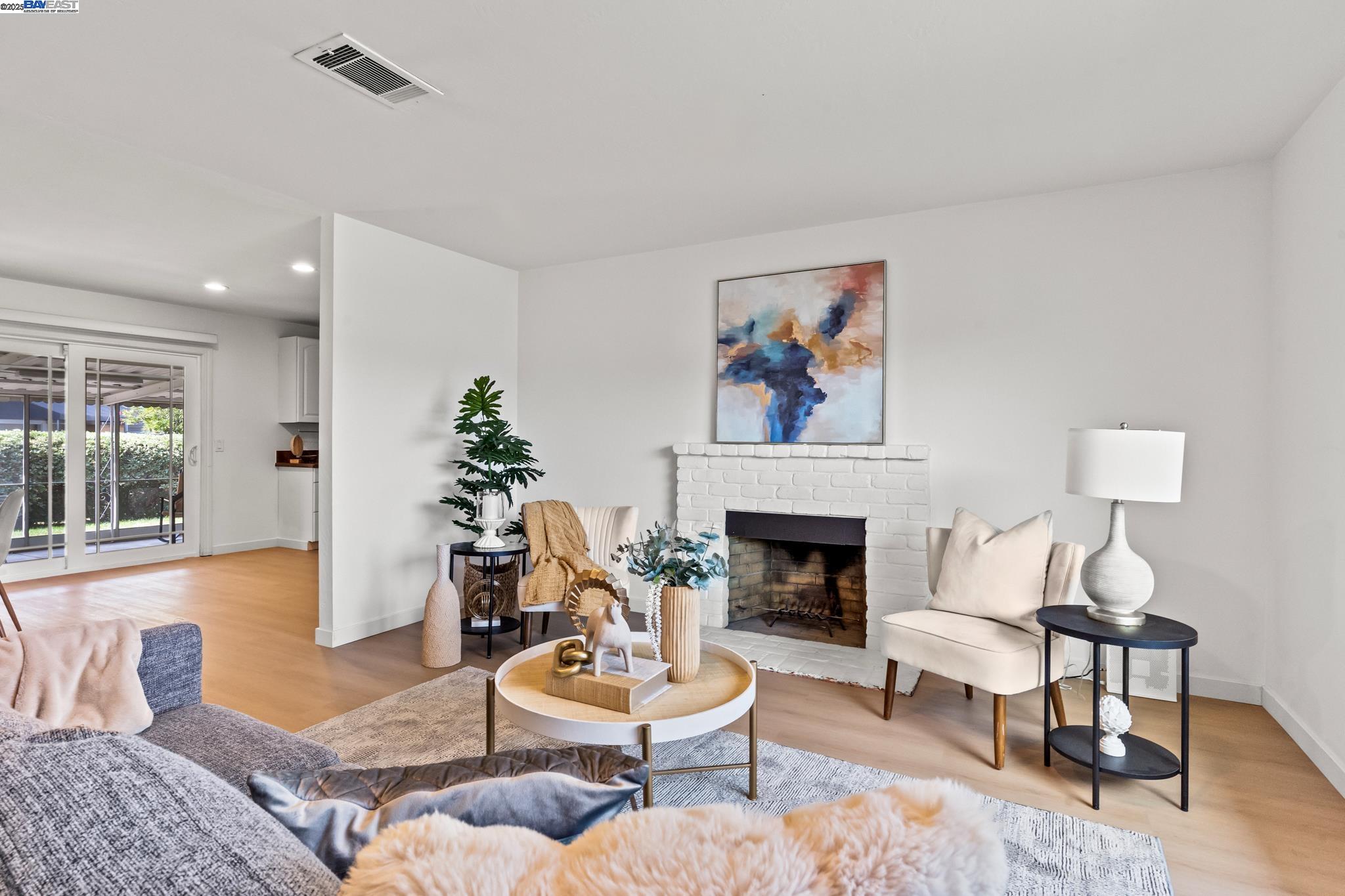 Detail Gallery Image 2 of 37 For 9 Dogwood Ct, San Ramon,  CA 94583 - 2 Beds | 2 Baths