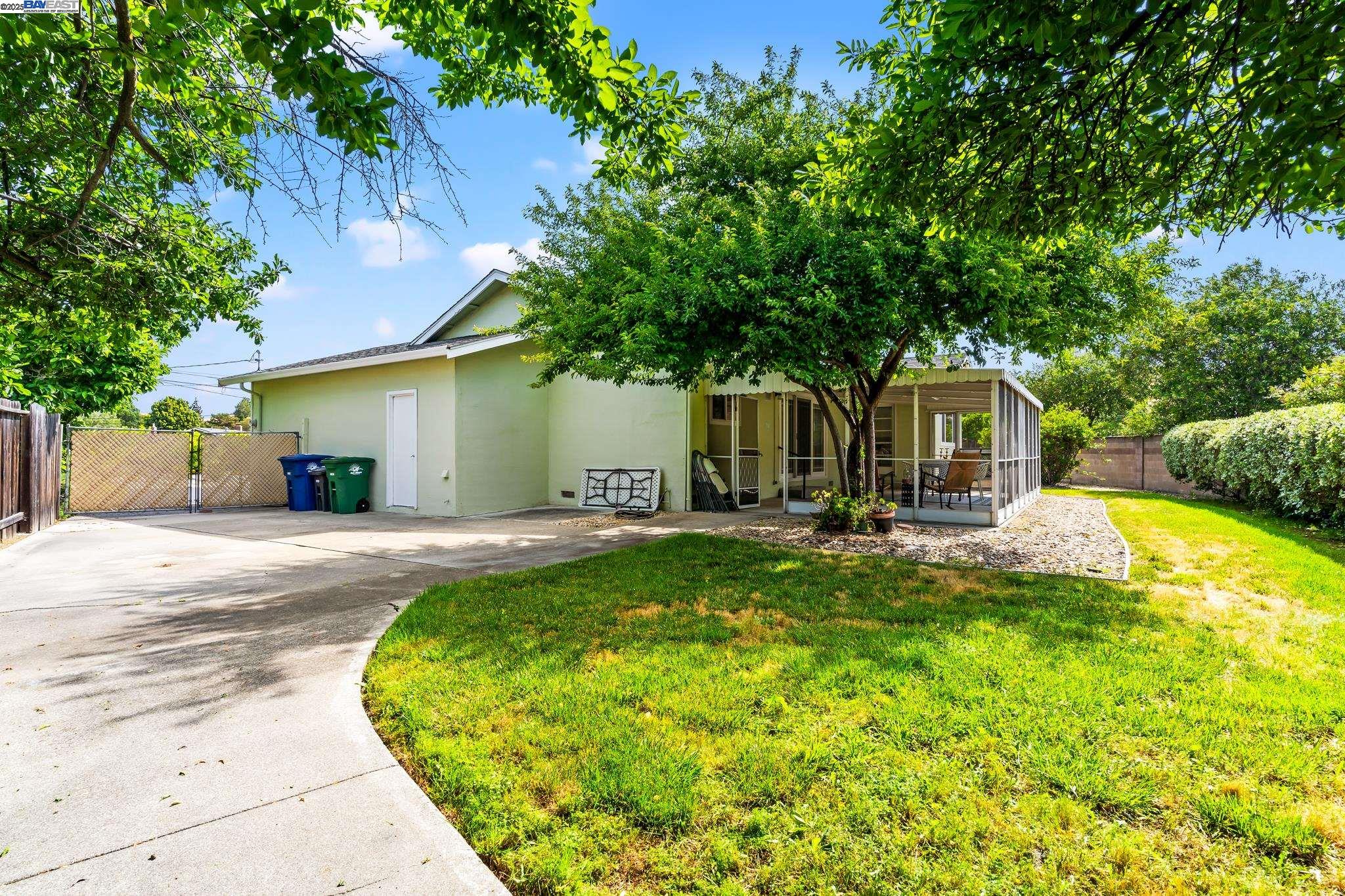 Detail Gallery Image 30 of 37 For 9 Dogwood Ct, San Ramon,  CA 94583 - 2 Beds | 2 Baths