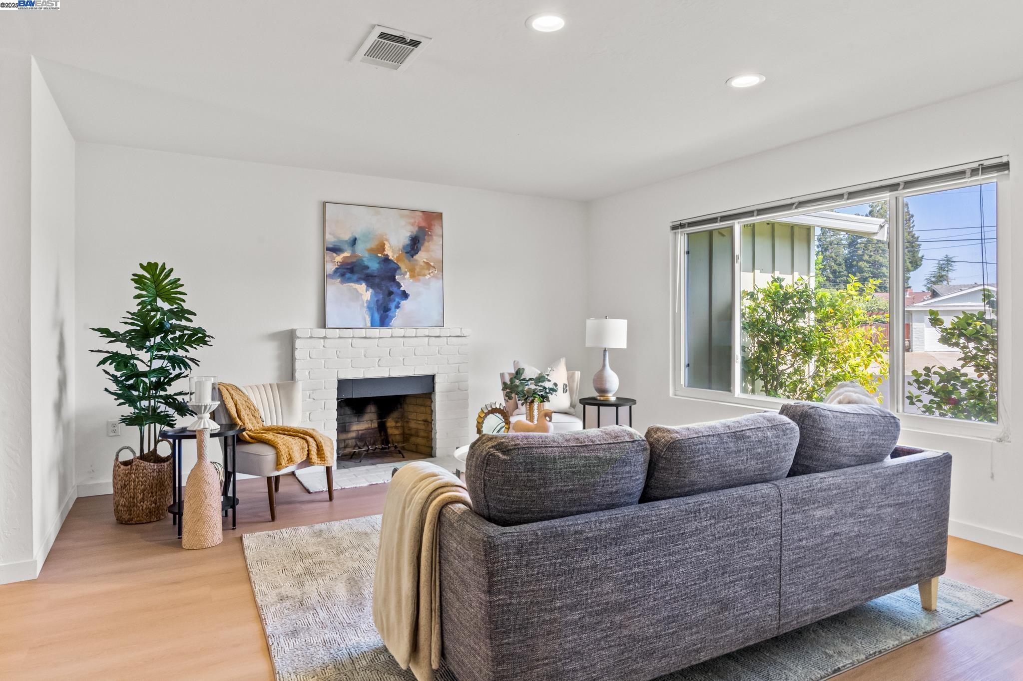 Detail Gallery Image 4 of 37 For 9 Dogwood Ct, San Ramon,  CA 94583 - 2 Beds | 2 Baths