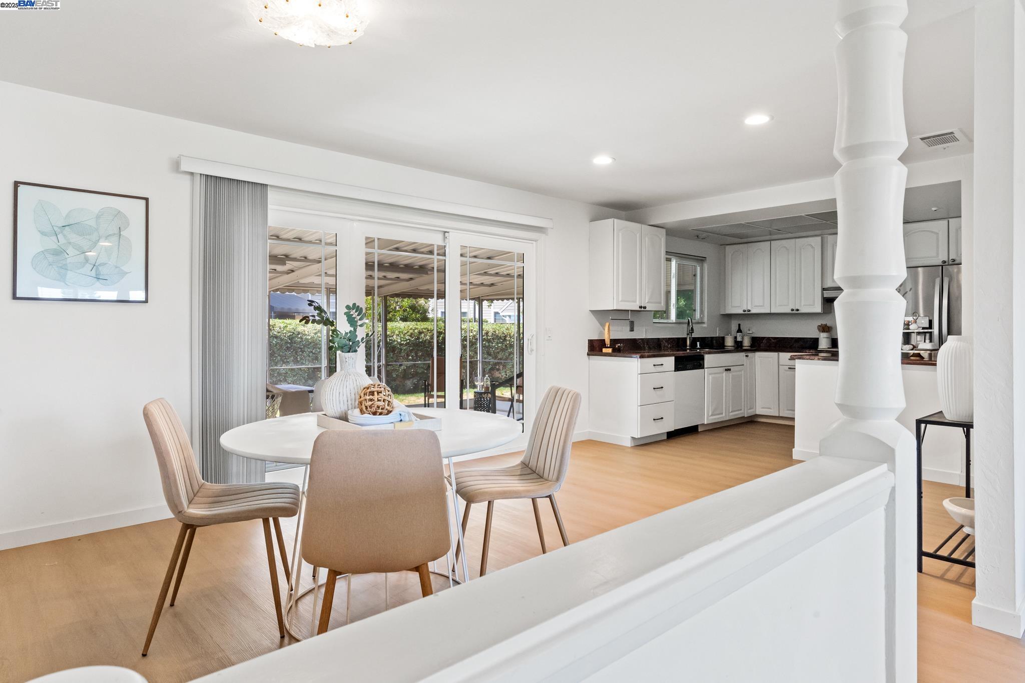 Detail Gallery Image 9 of 37 For 9 Dogwood Ct, San Ramon,  CA 94583 - 2 Beds | 2 Baths