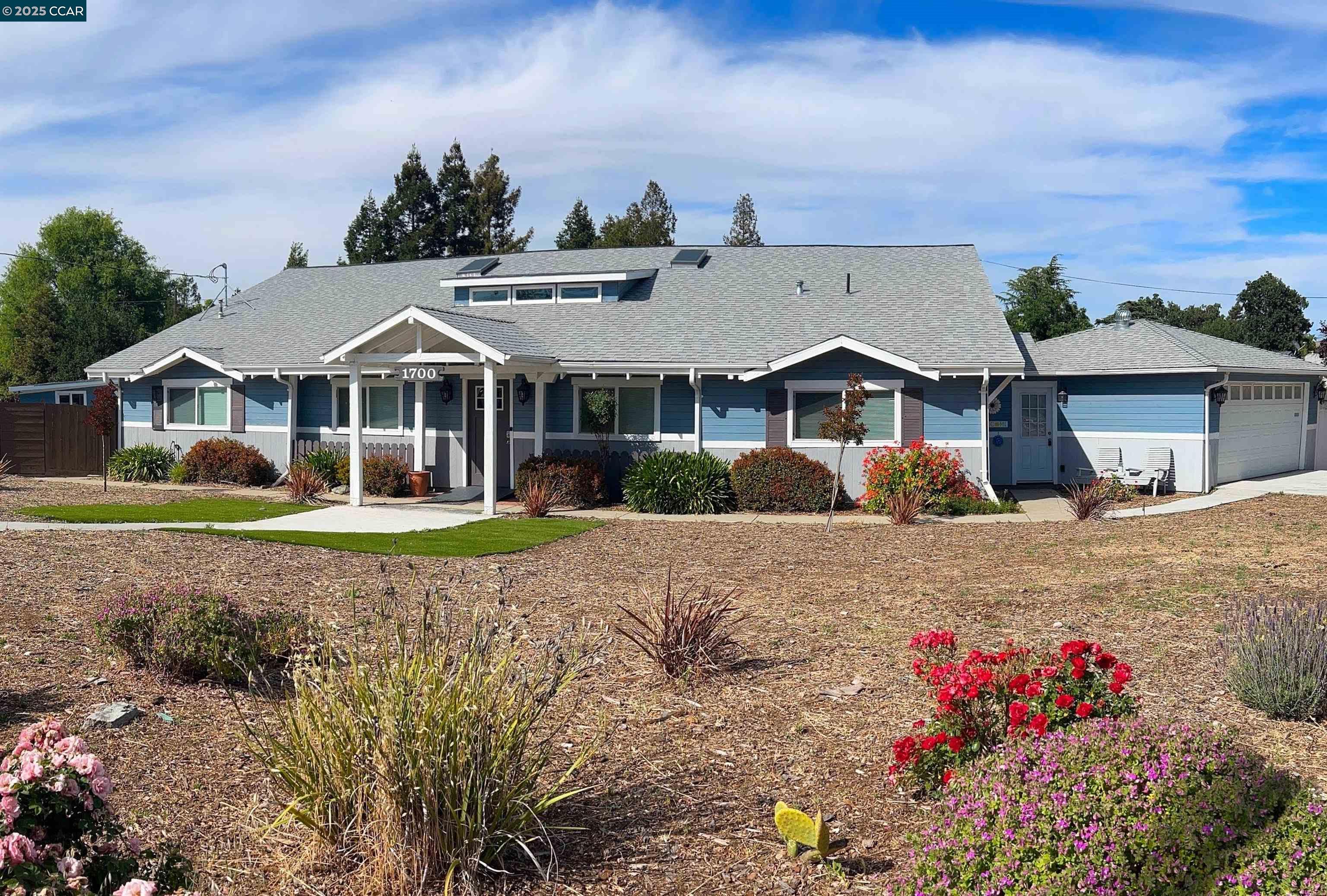 Detail Gallery Image 1 of 36 For 1700 Farm Bureau Rd, Concord,  CA 94519 - 5 Beds | 3 Baths