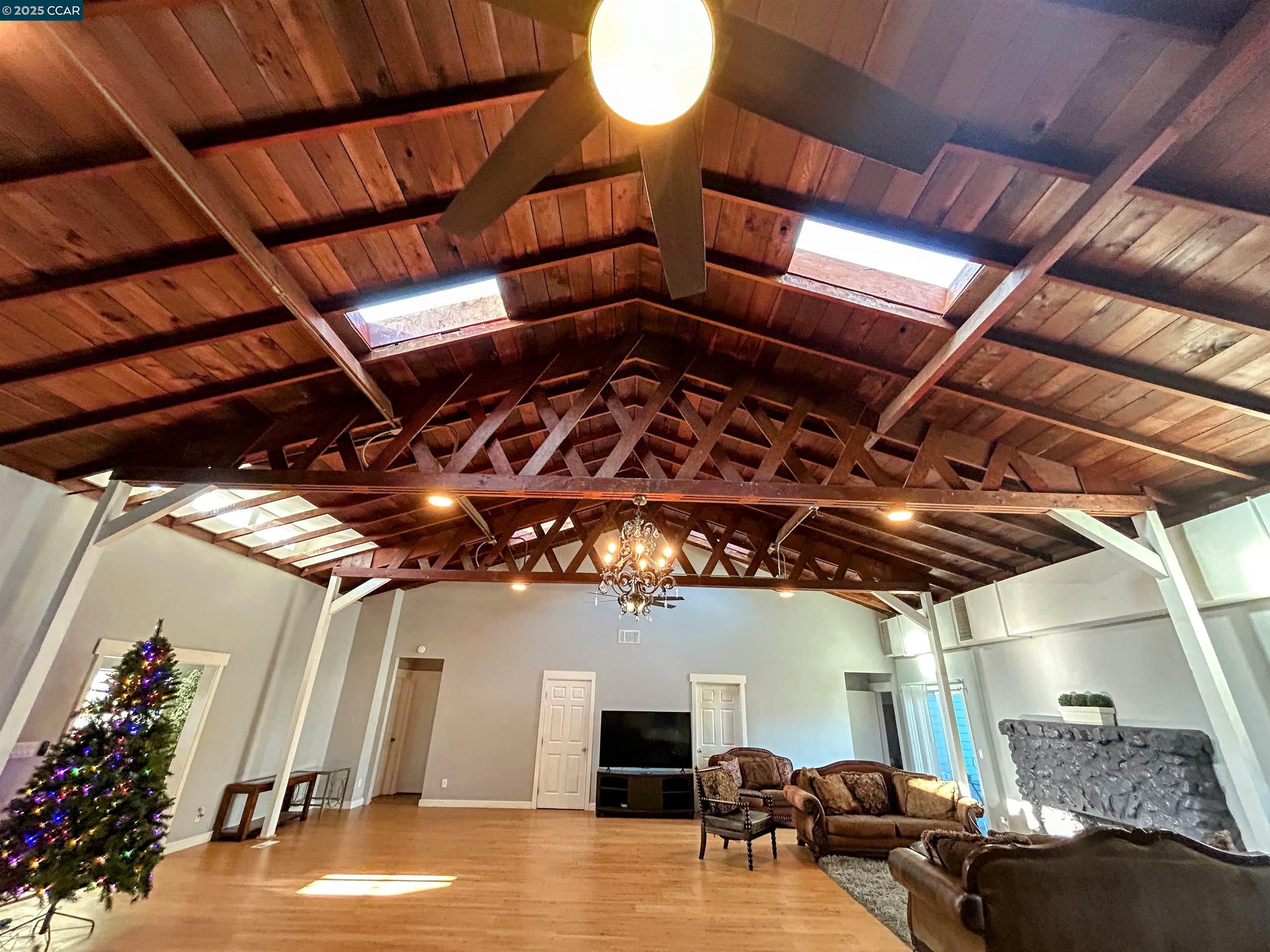 Detail Gallery Image 6 of 36 For 1700 Farm Bureau Rd, Concord,  CA 94519 - 5 Beds | 3 Baths
