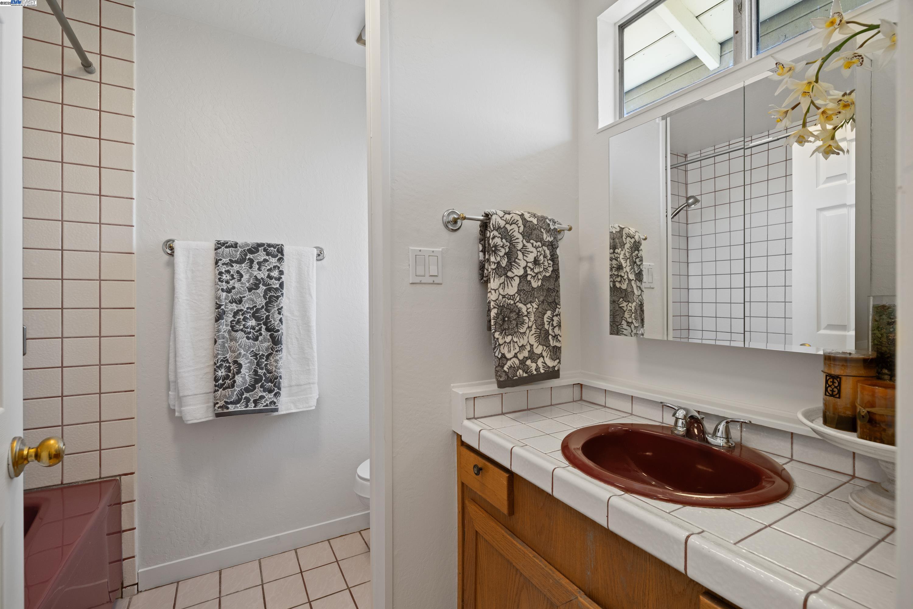 Detail Gallery Image 15 of 53 For 332 Mavis Drive, Pleasanton,  CA 94566 - 3 Beds | 2/1 Baths