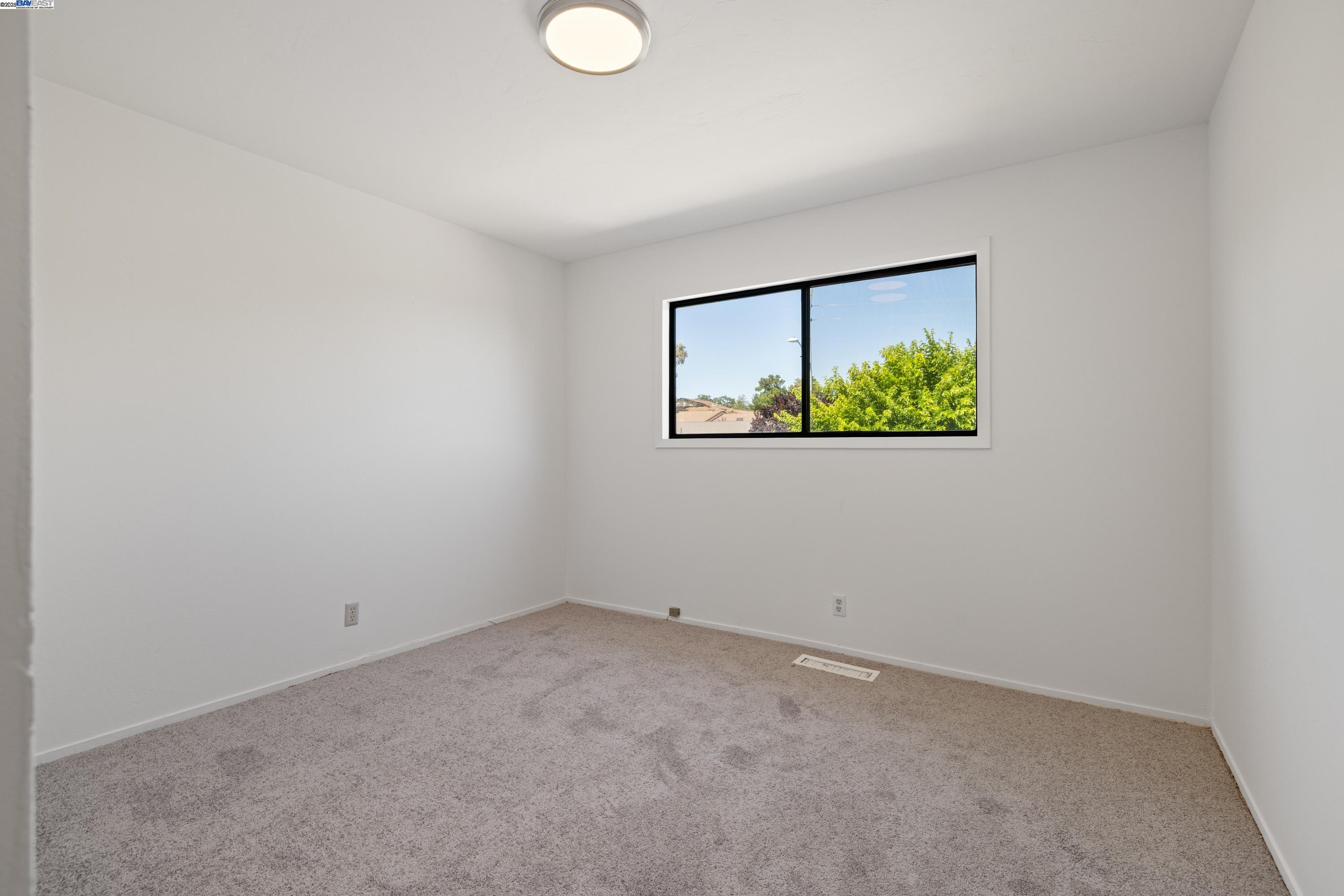 Detail Gallery Image 21 of 53 For 332 Mavis Drive, Pleasanton,  CA 94566 - 3 Beds | 2/1 Baths