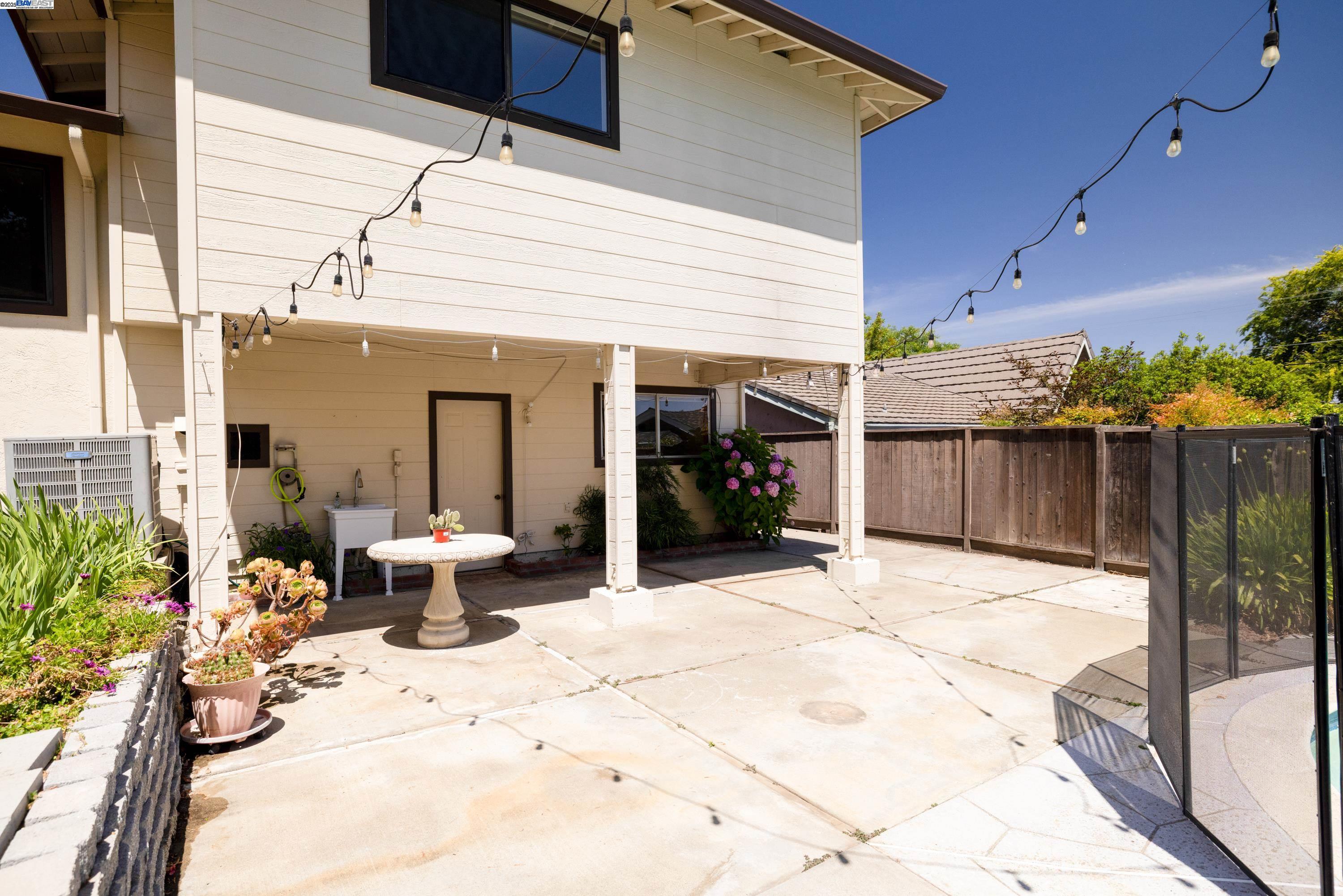 Detail Gallery Image 23 of 53 For 332 Mavis Drive, Pleasanton,  CA 94566 - 3 Beds | 2/1 Baths