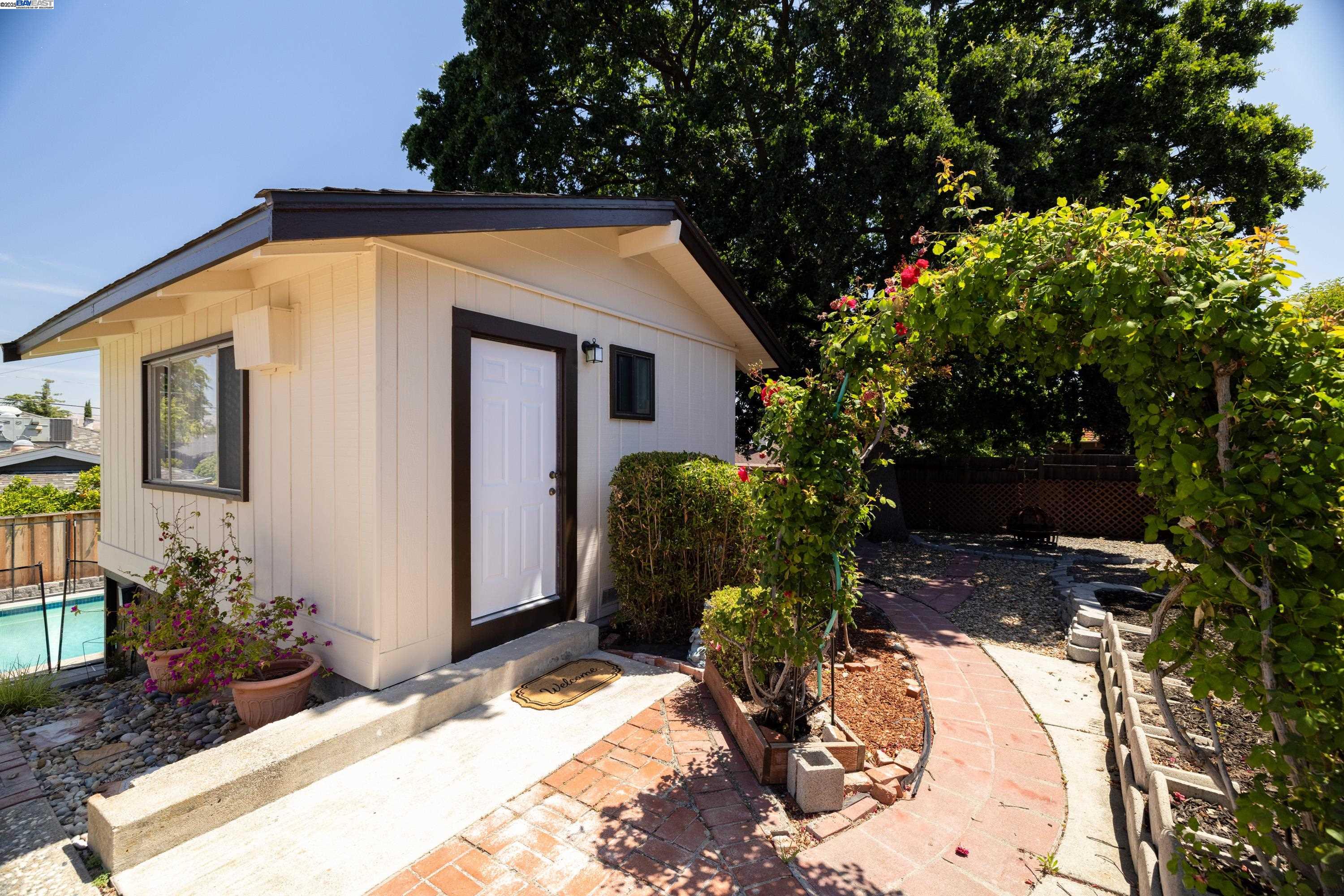 Detail Gallery Image 26 of 53 For 332 Mavis Drive, Pleasanton,  CA 94566 - 3 Beds | 2/1 Baths