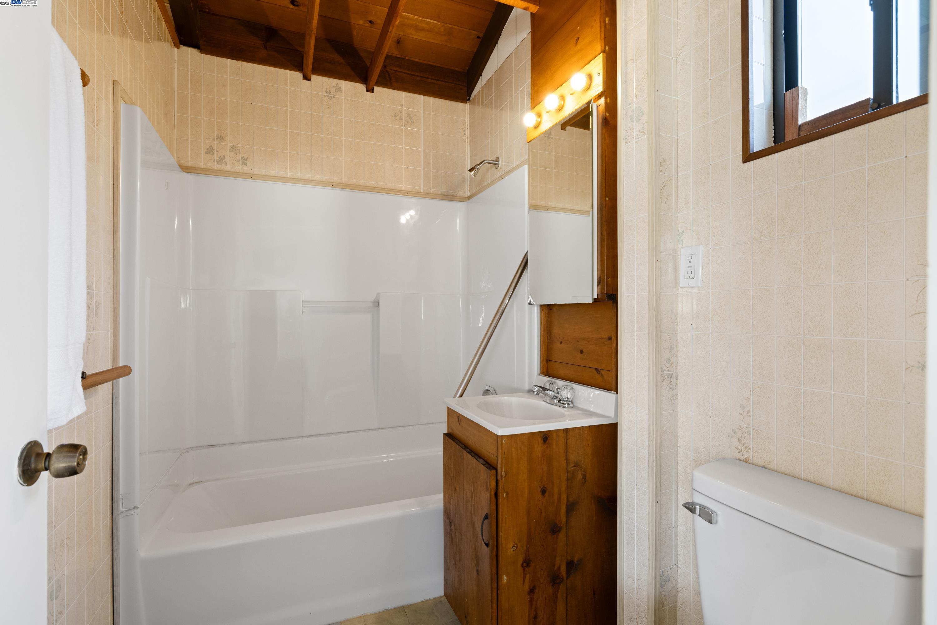 Detail Gallery Image 29 of 53 For 332 Mavis Drive, Pleasanton,  CA 94566 - 3 Beds | 2/1 Baths