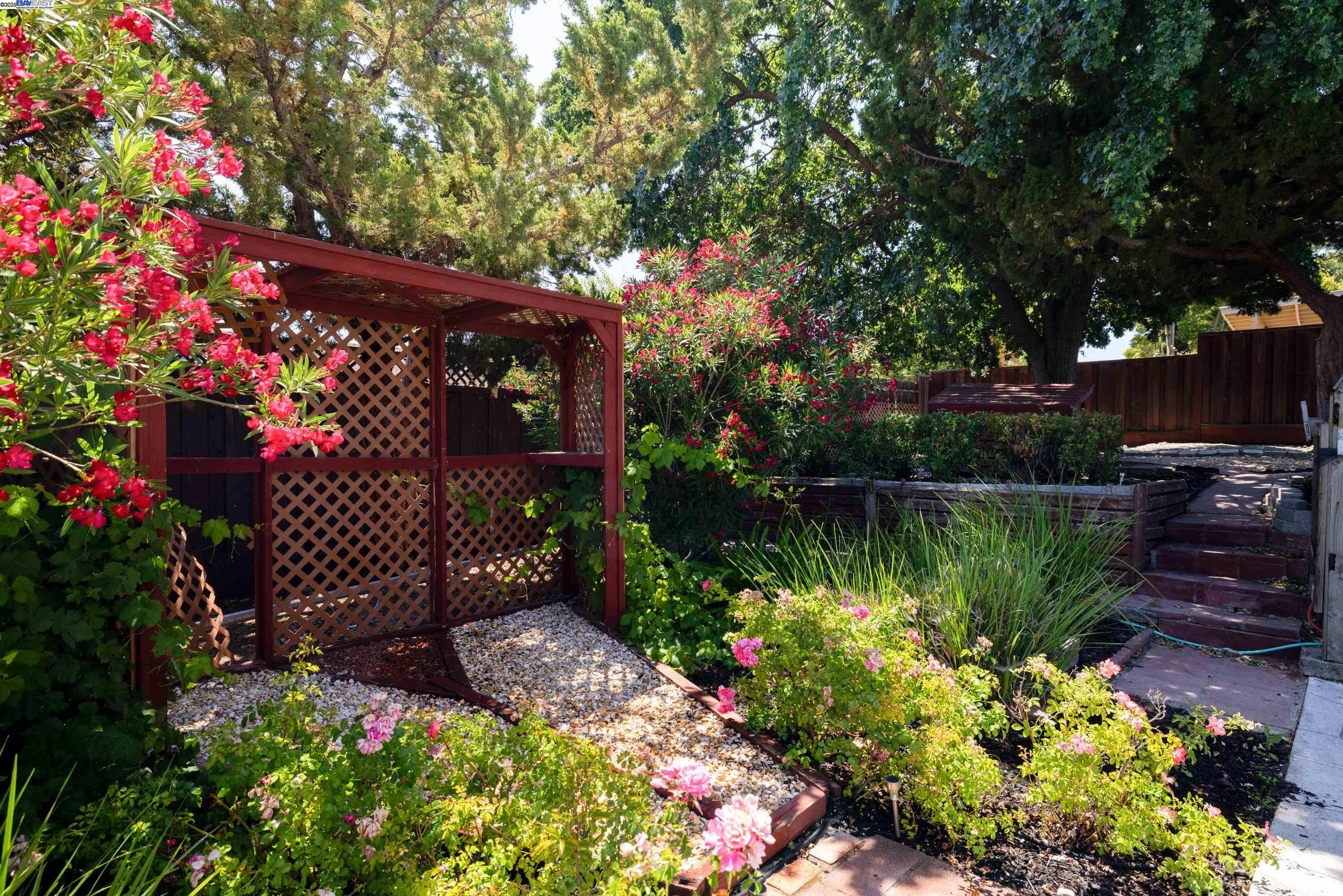 Detail Gallery Image 33 of 53 For 332 Mavis Drive, Pleasanton,  CA 94566 - 3 Beds | 2/1 Baths